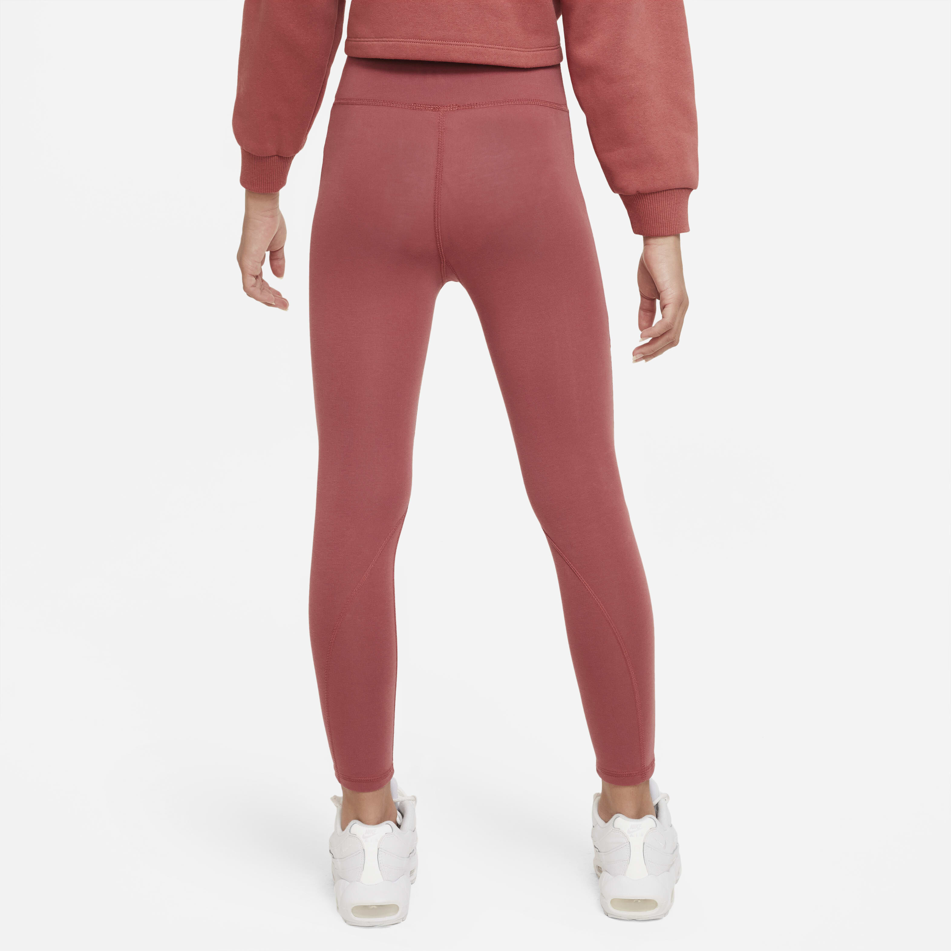 Nike Sportswear Favourites image number 1