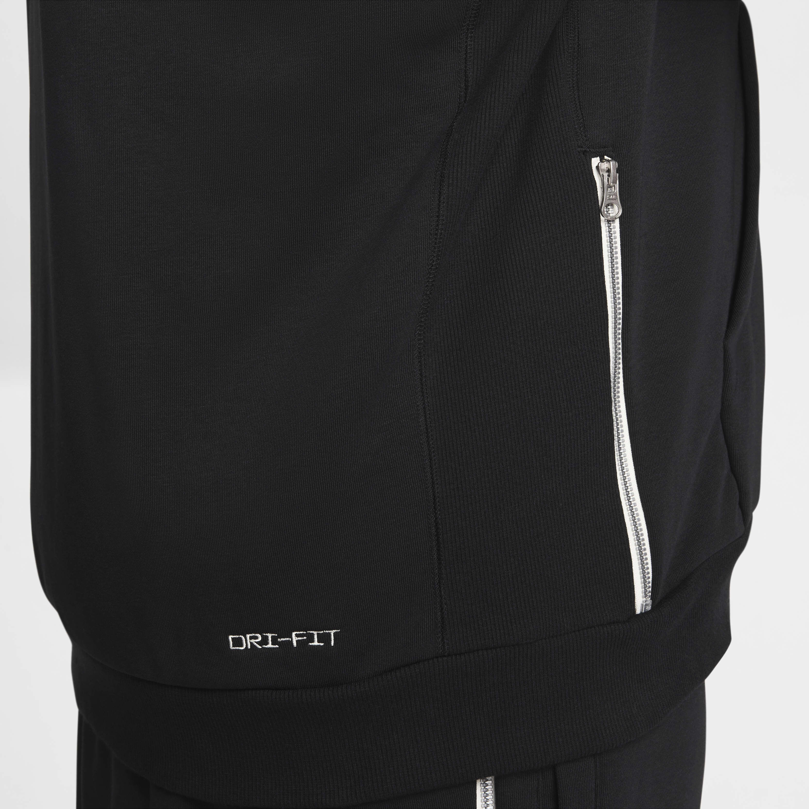 Nike Standard Issue image number 16