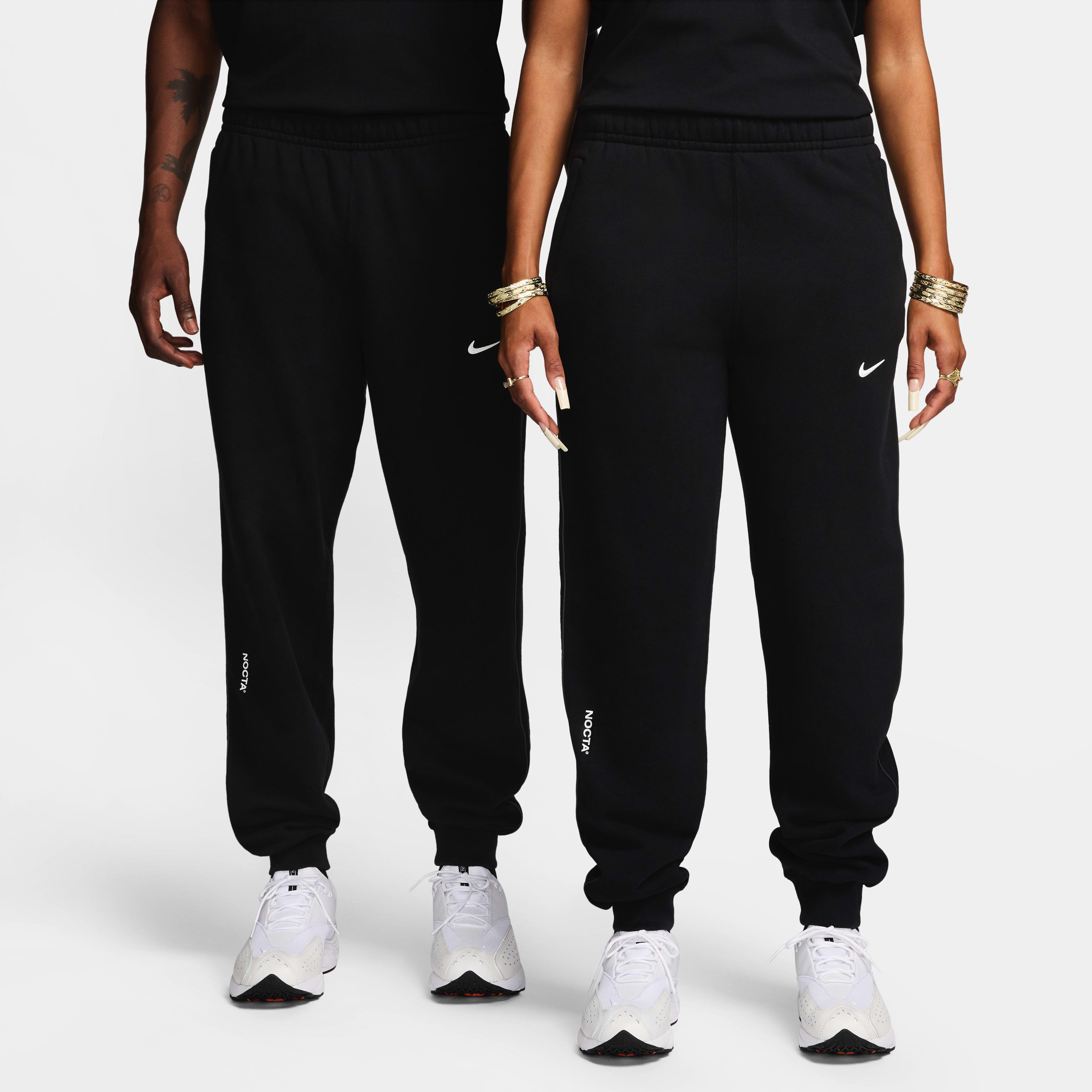Nike tracksuit bottoms with zip pockets 2025