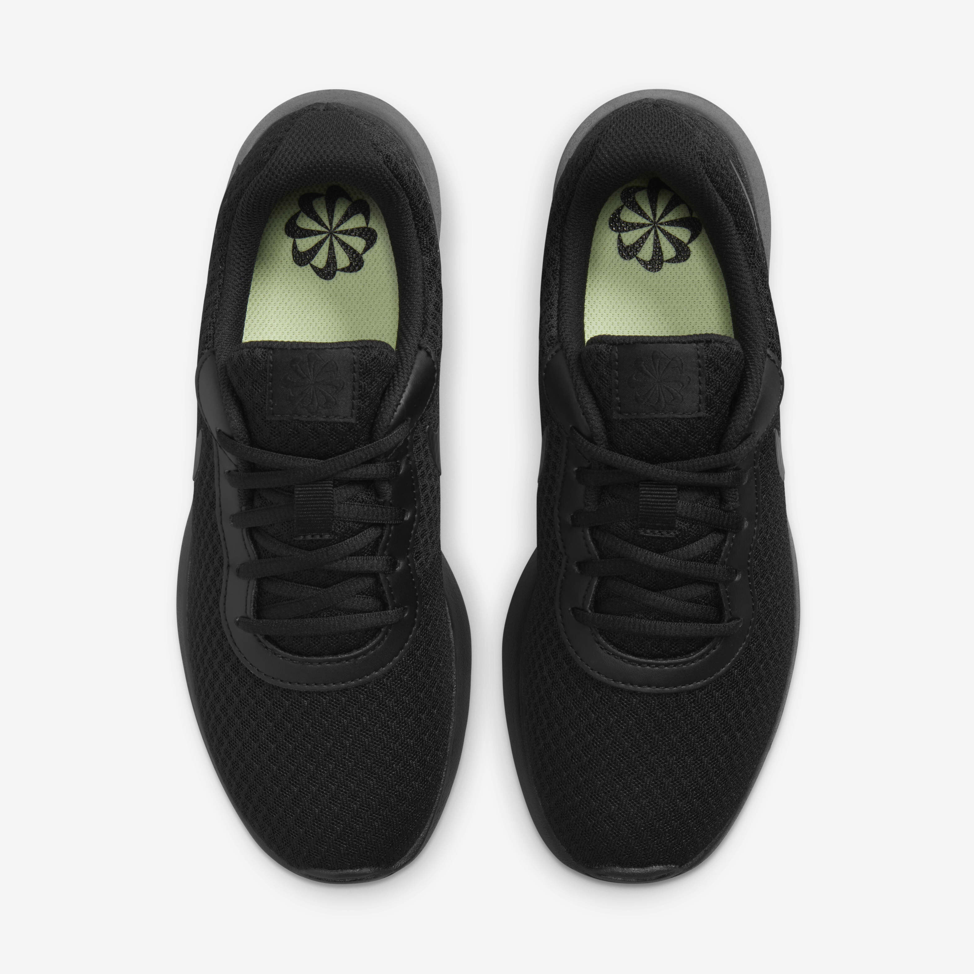 Nike tanjun sandals size 4 outlet