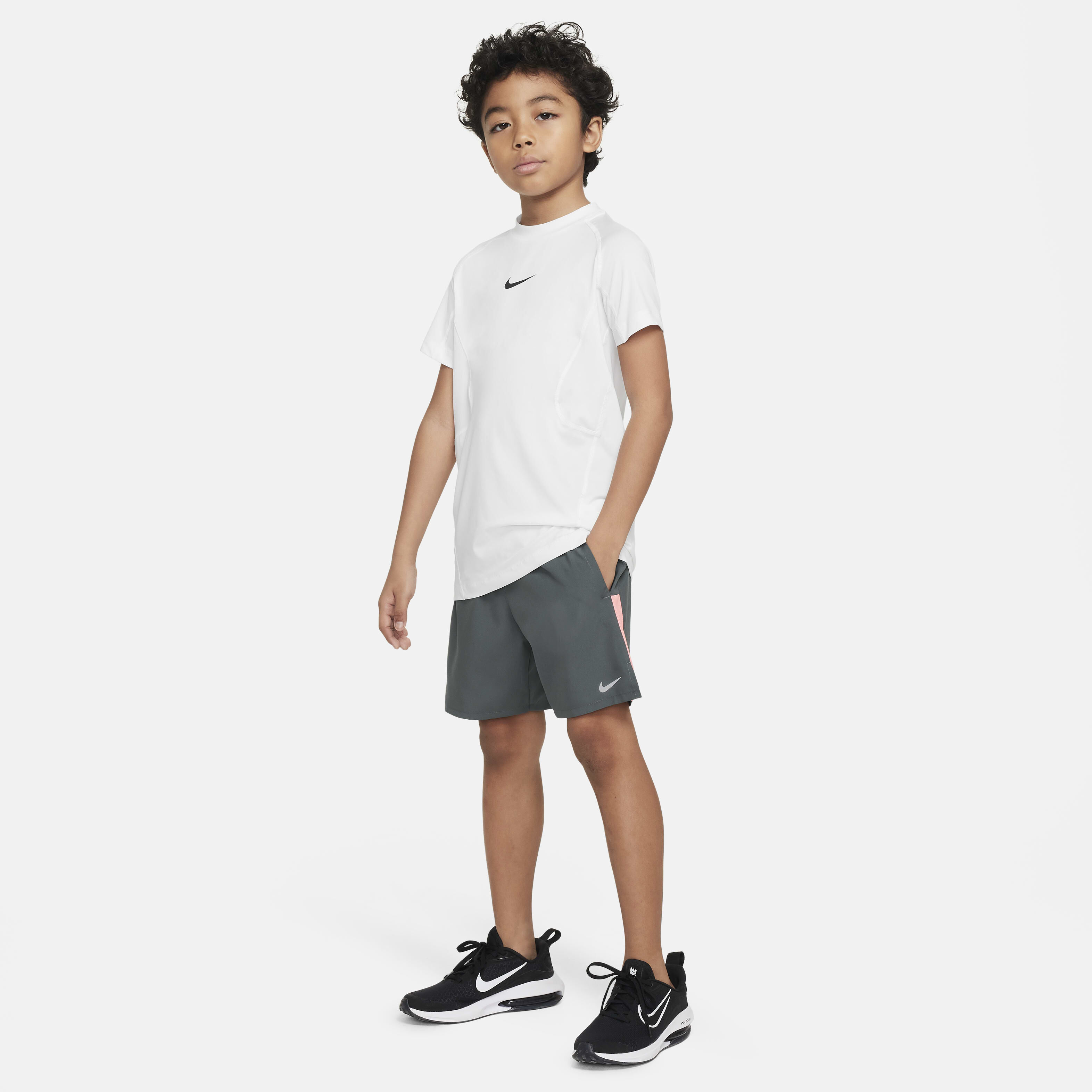 Nike Dri-FIT Challenger image number 7