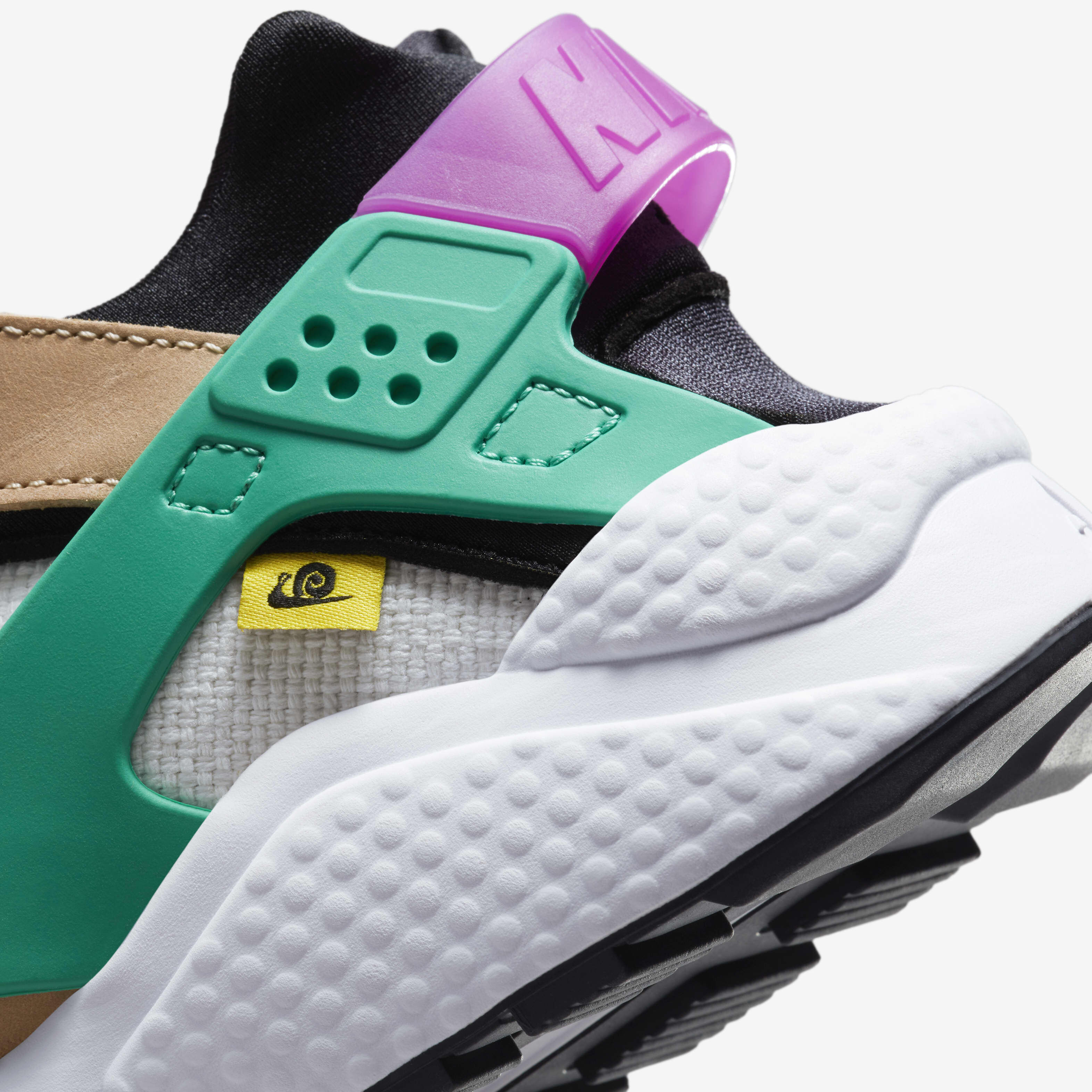 Nike Air Huarache Premium image number 7