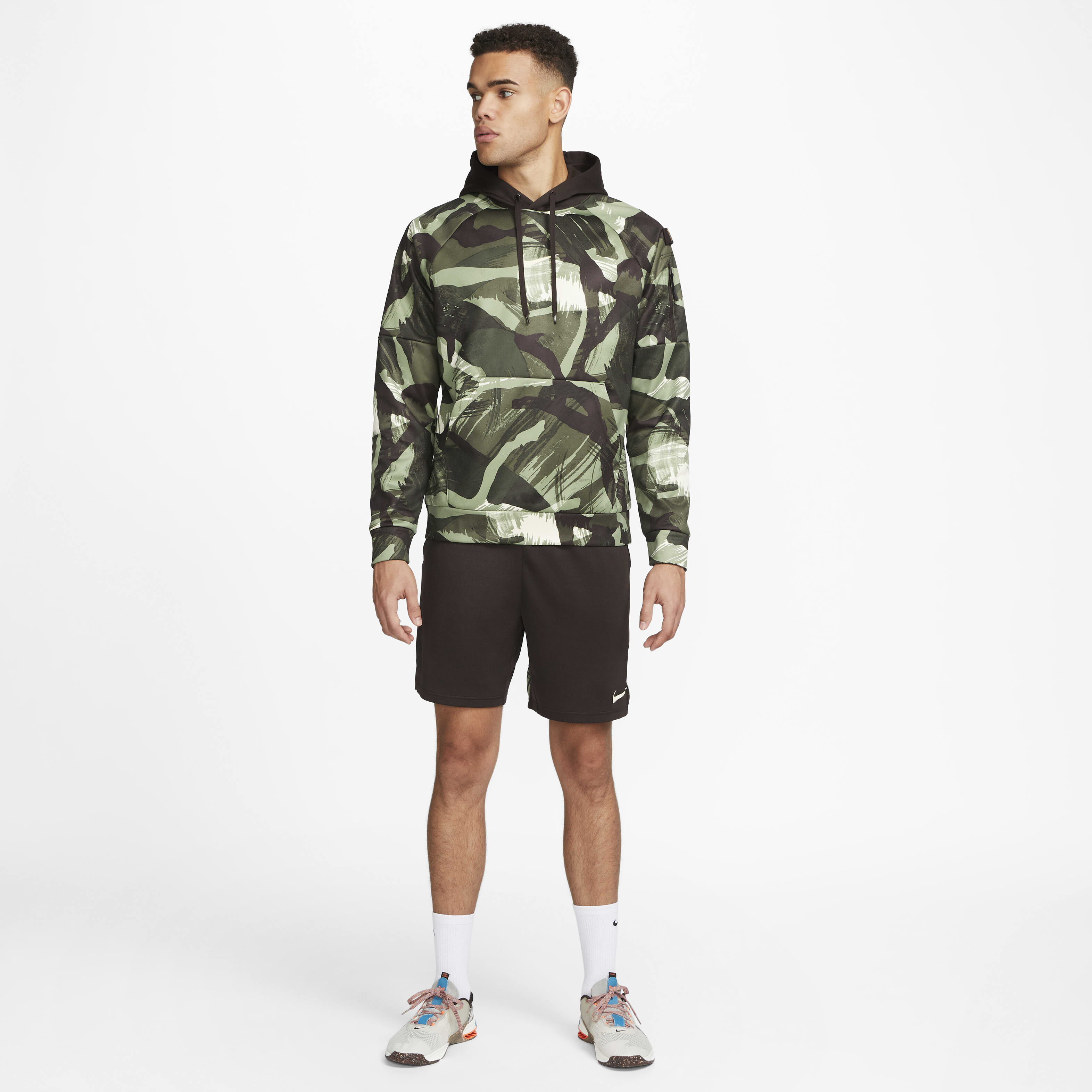 Nike therma camo best sale