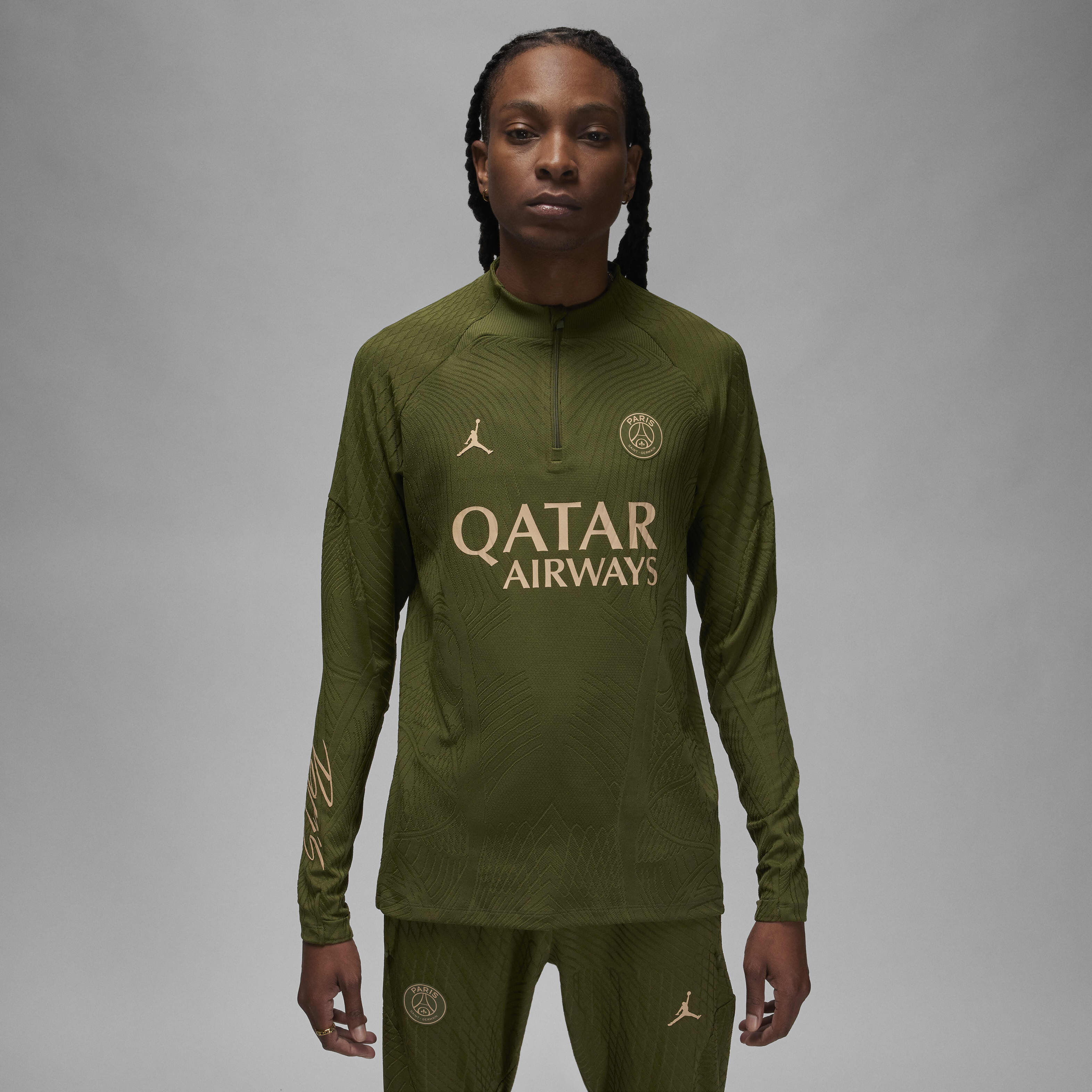 T Shirts Tops Nike Saudi