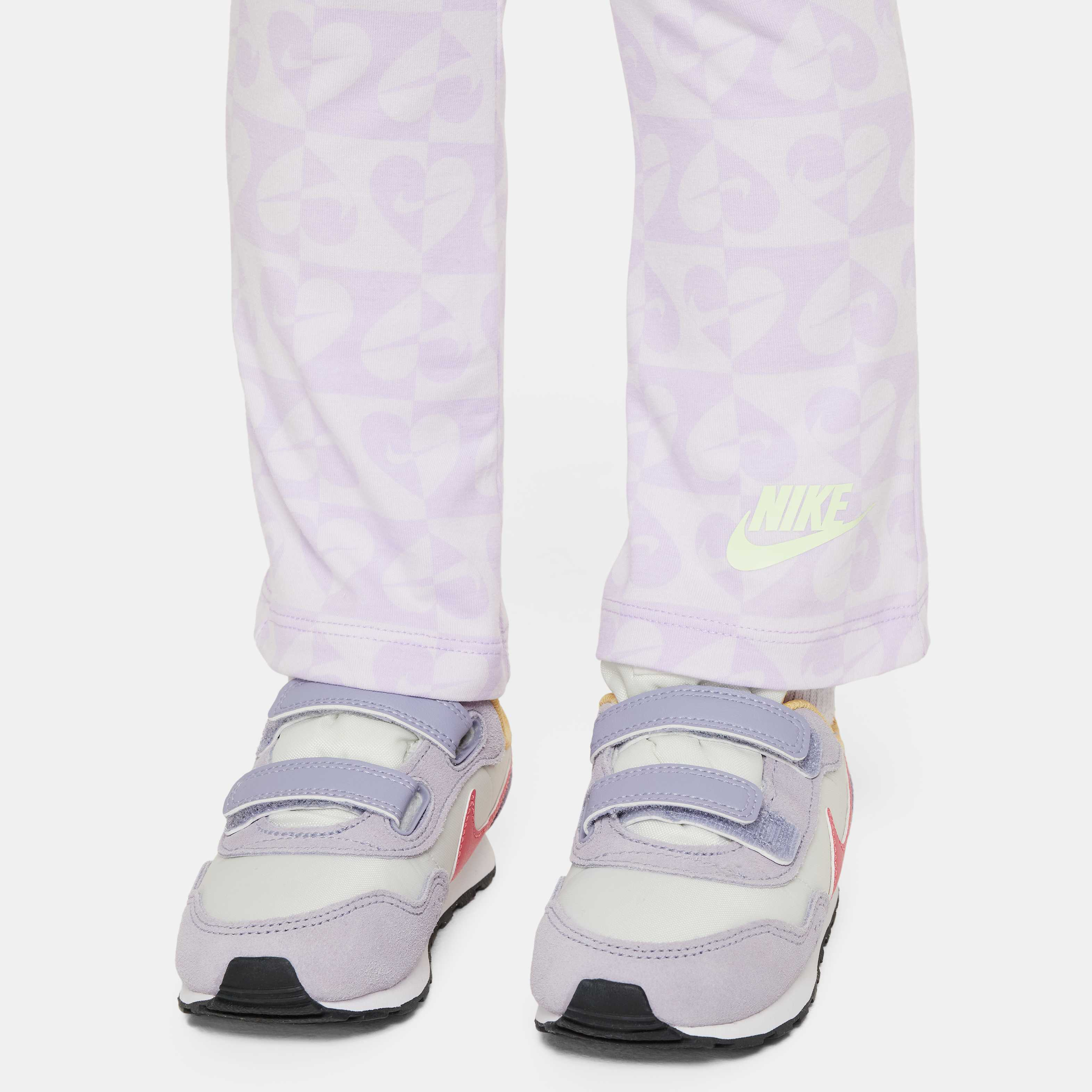 Nike Sweet Swoosh image number 4