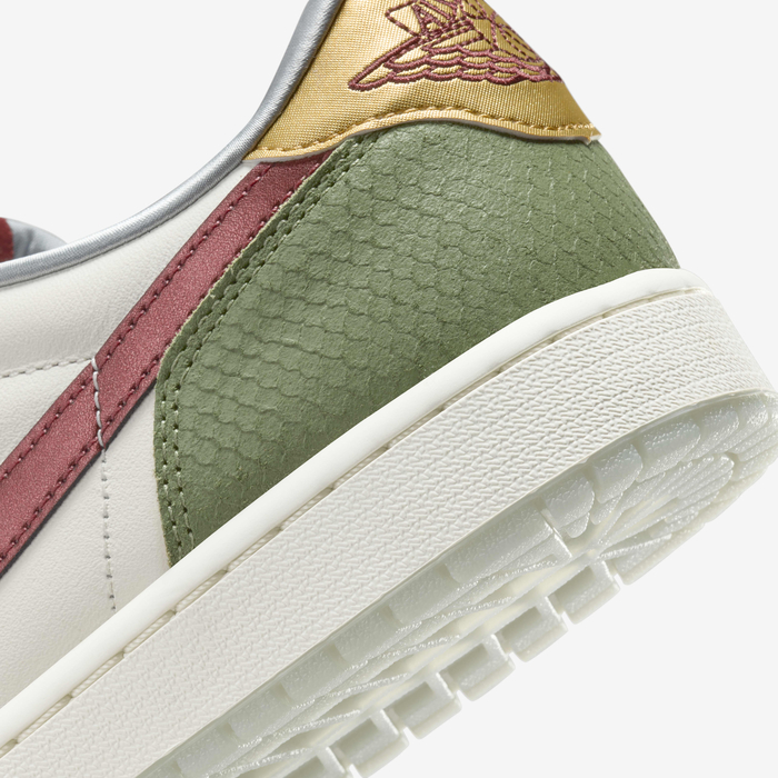 Air Jordan 1 Retro Low OG Lunar New Year image number 7 Air Jordan 1 Retro Low OG Lunar New Year image number 7