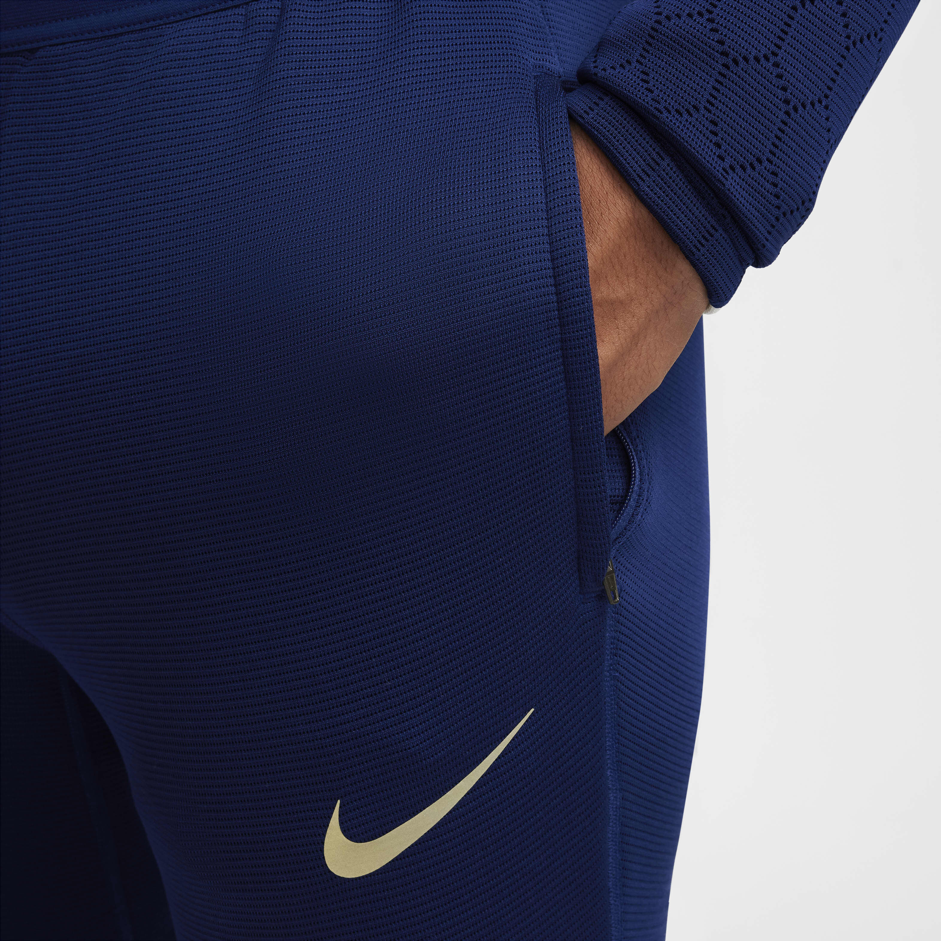 Nike Strike Elite image number 3