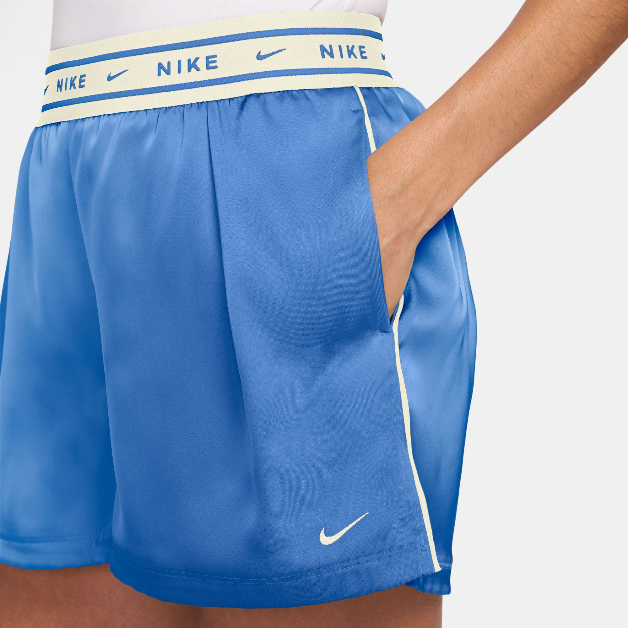 نايكي سبورتسوير image number 3