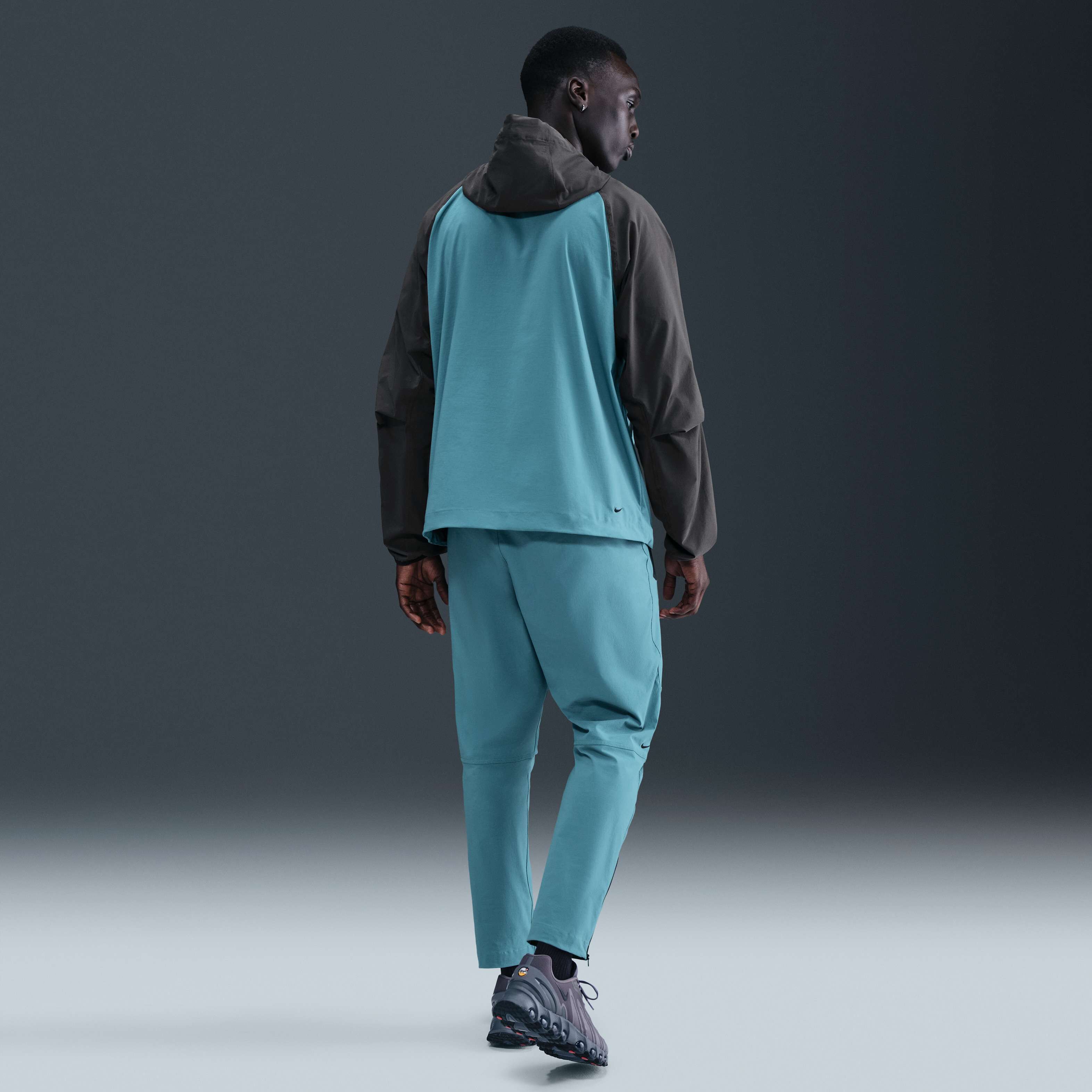 نايكي تك image number 4