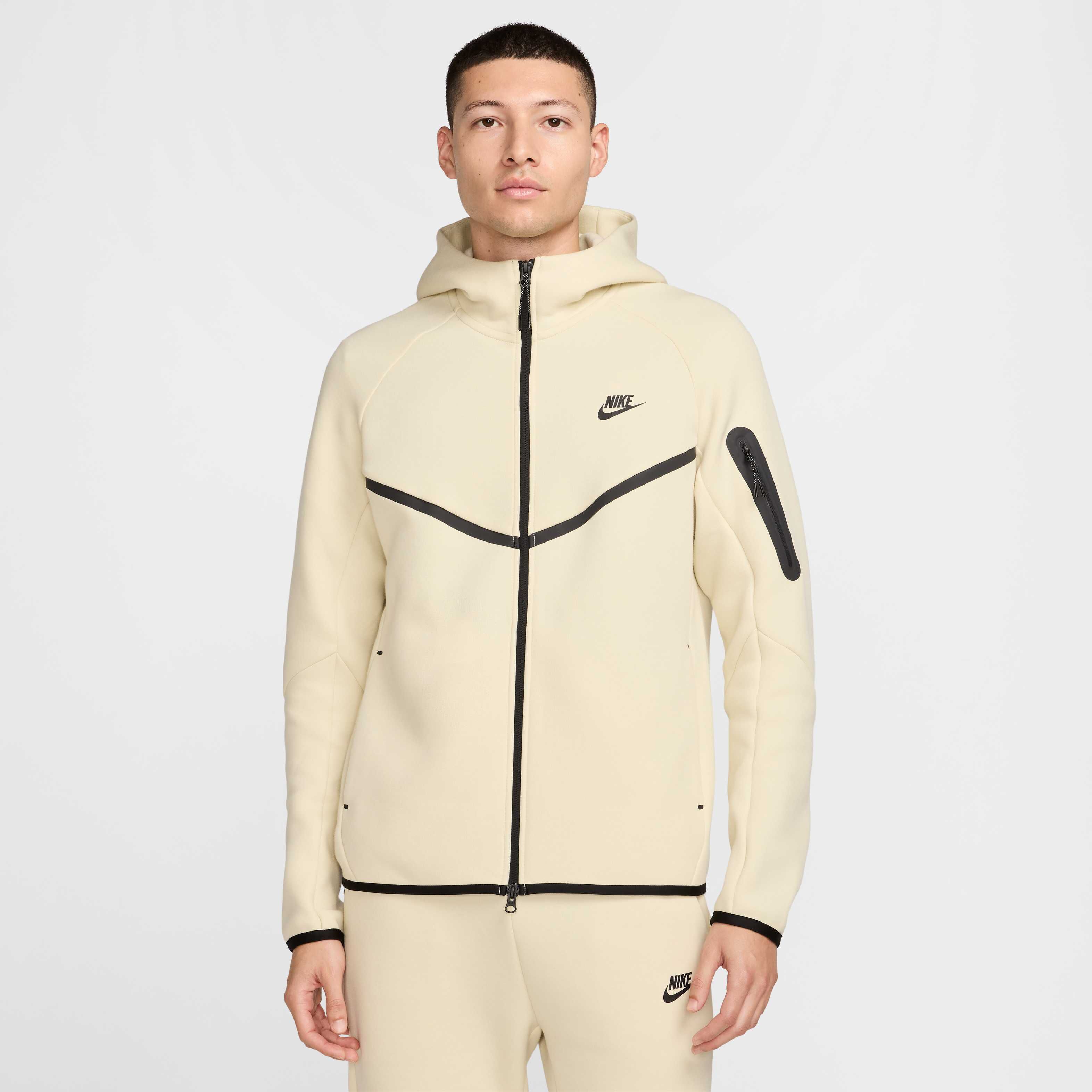 クールな価格でホットなピック Buy Khaki Light - Hoodie Windrunner Full-Zip Men's Tech Nike スケートボード