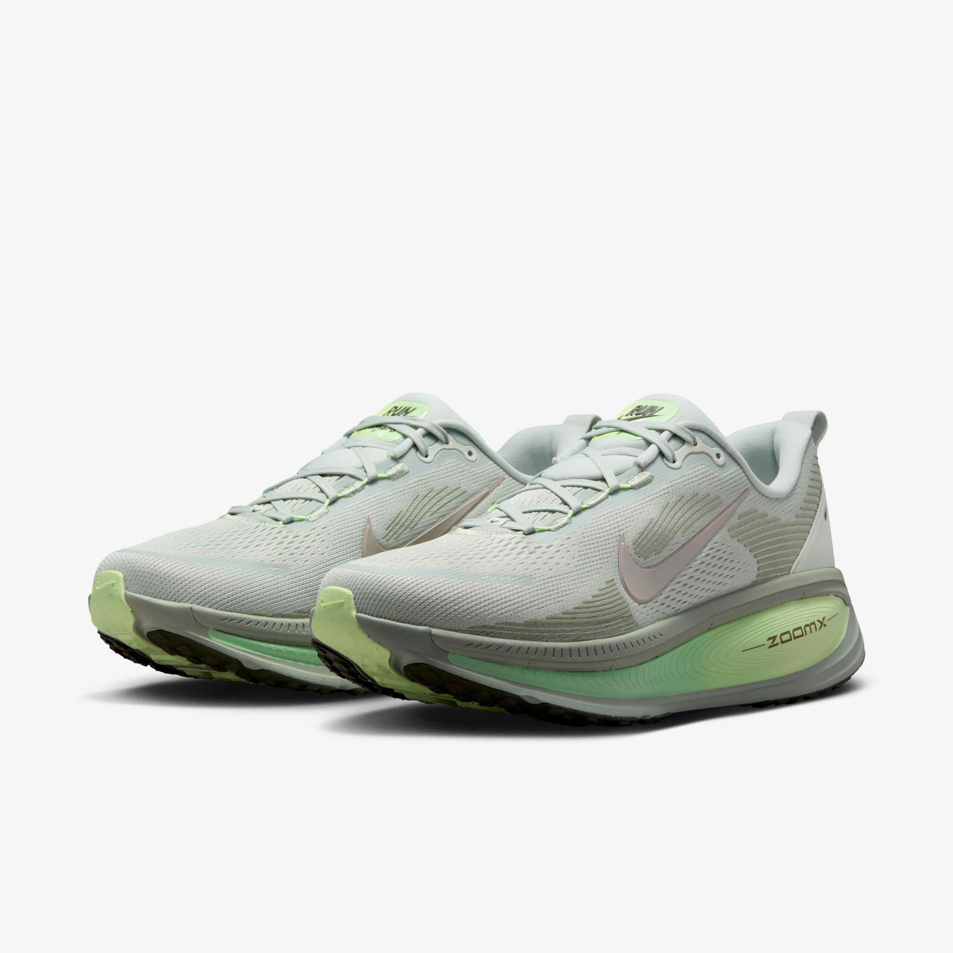 Nike Vomero 18 image number 4