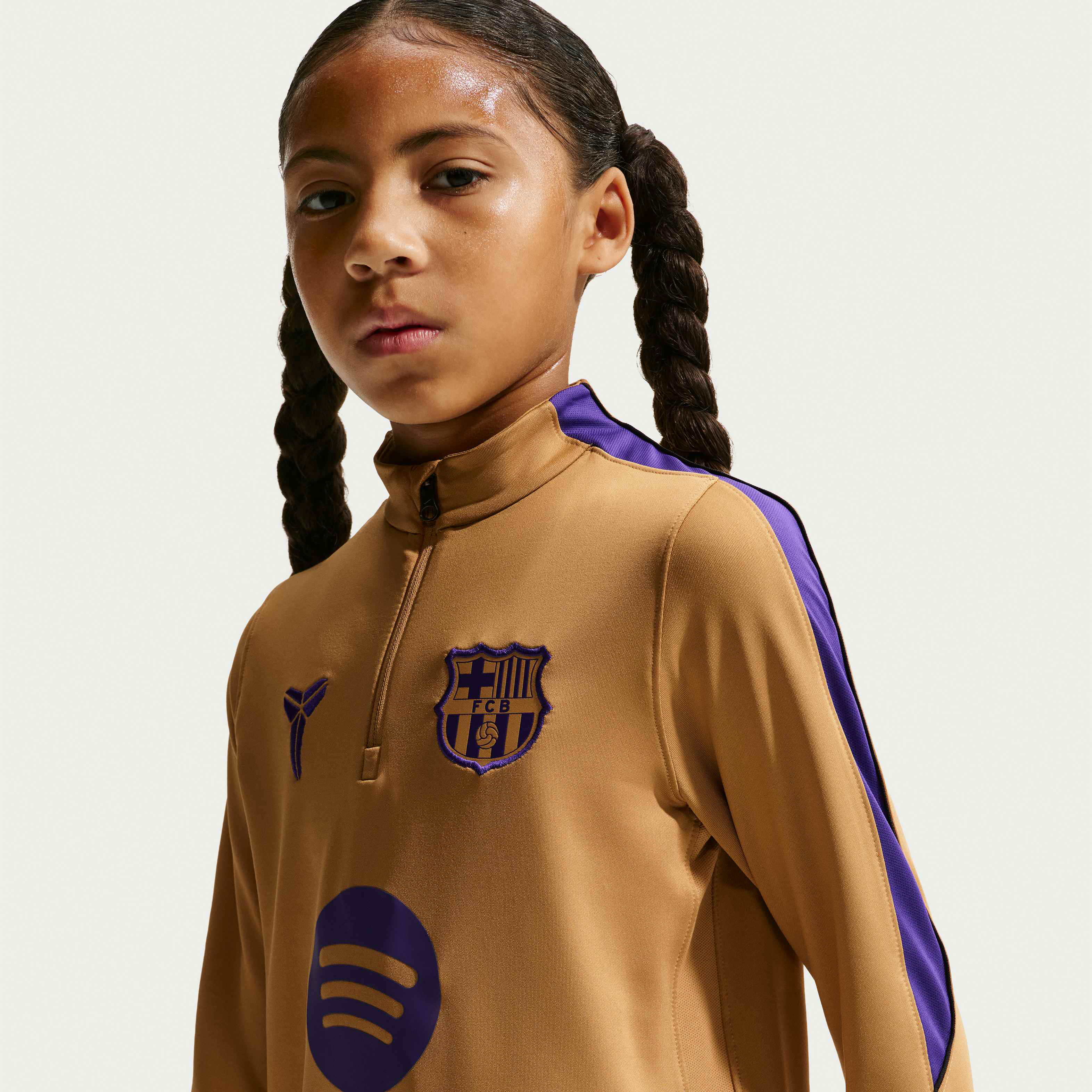 برشلونة سترايك الاحتياطي image number 1