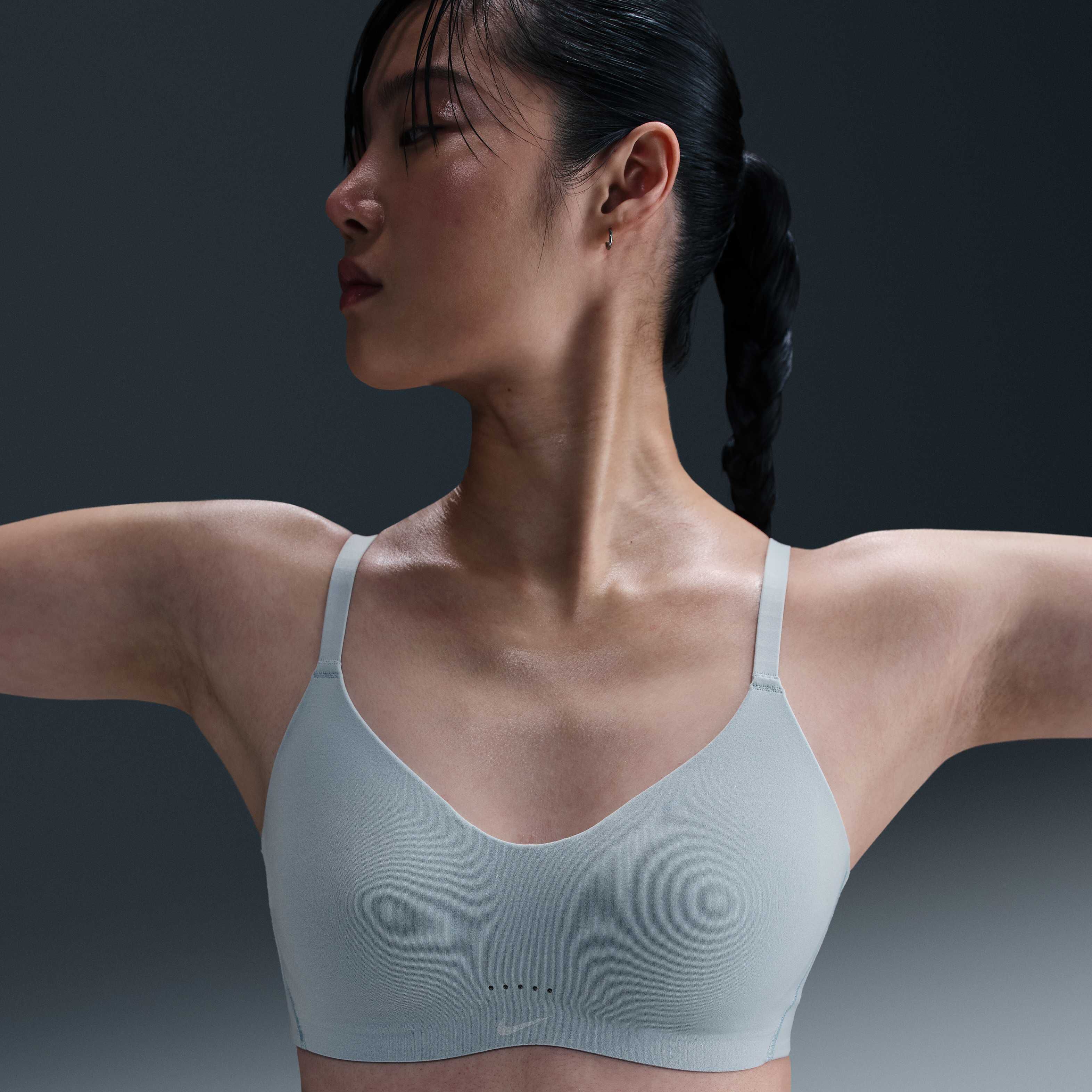 نايكي اليت مينيماليست image number 0