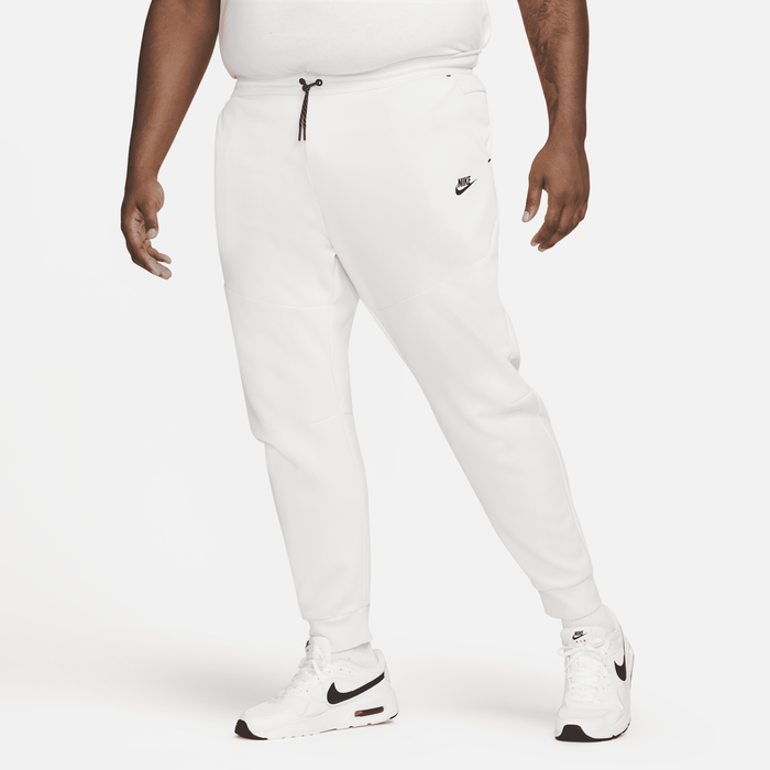 Nike sportswear tech icon joggers best sale