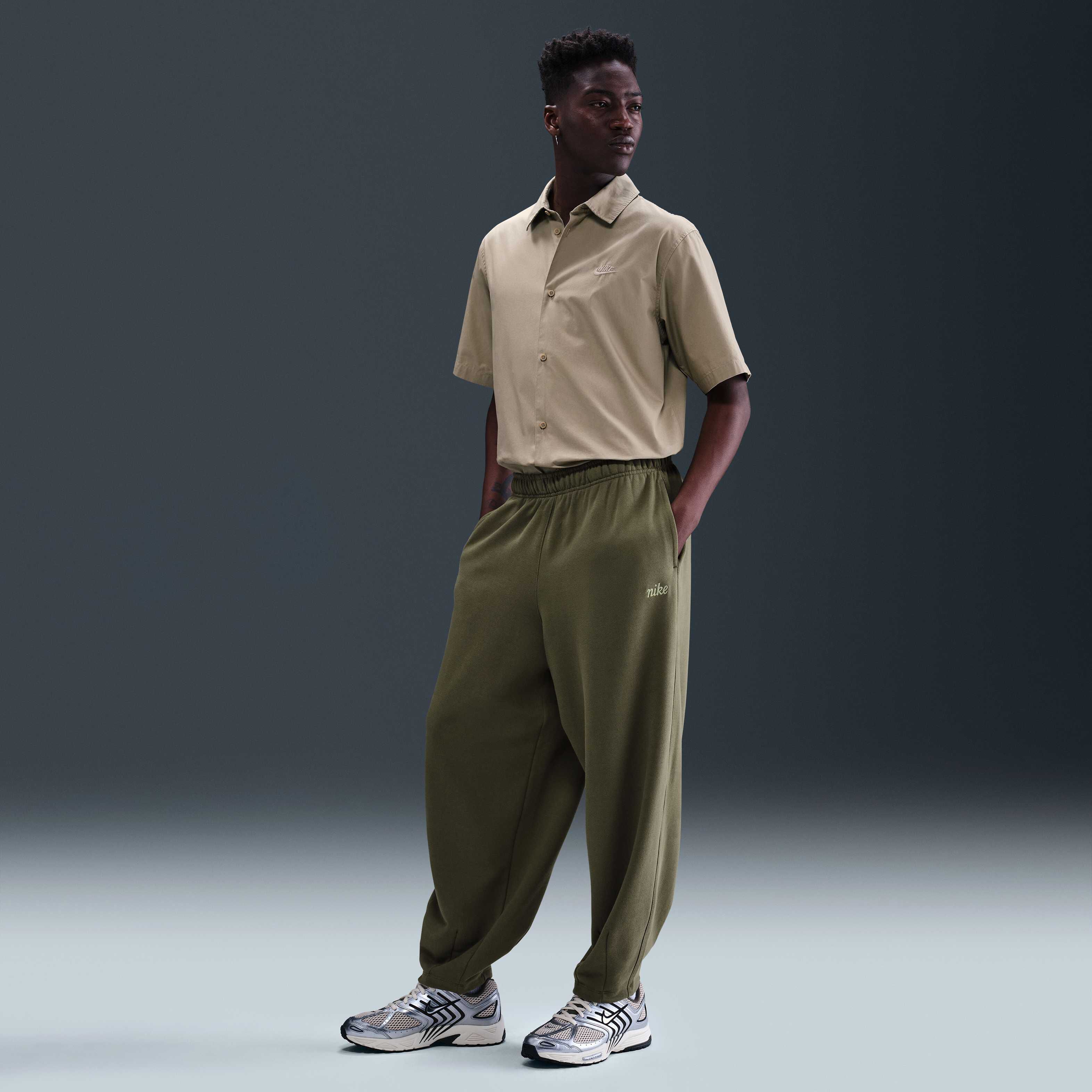 日本人気超絶の Buy Olive Medium - Pants Cuffed Oversized Men's Club Nike メンズウェア