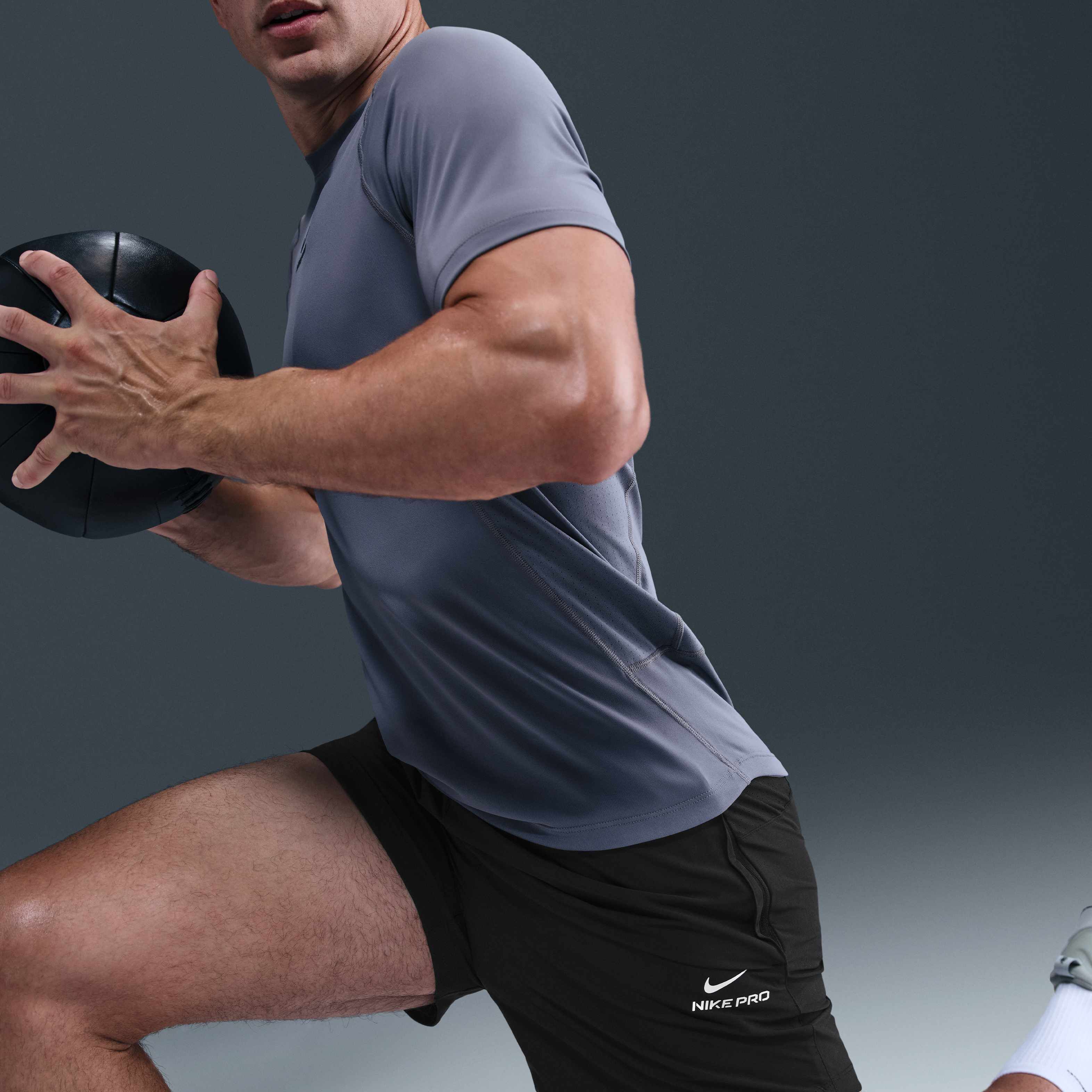 Nike Pro Training image number 4