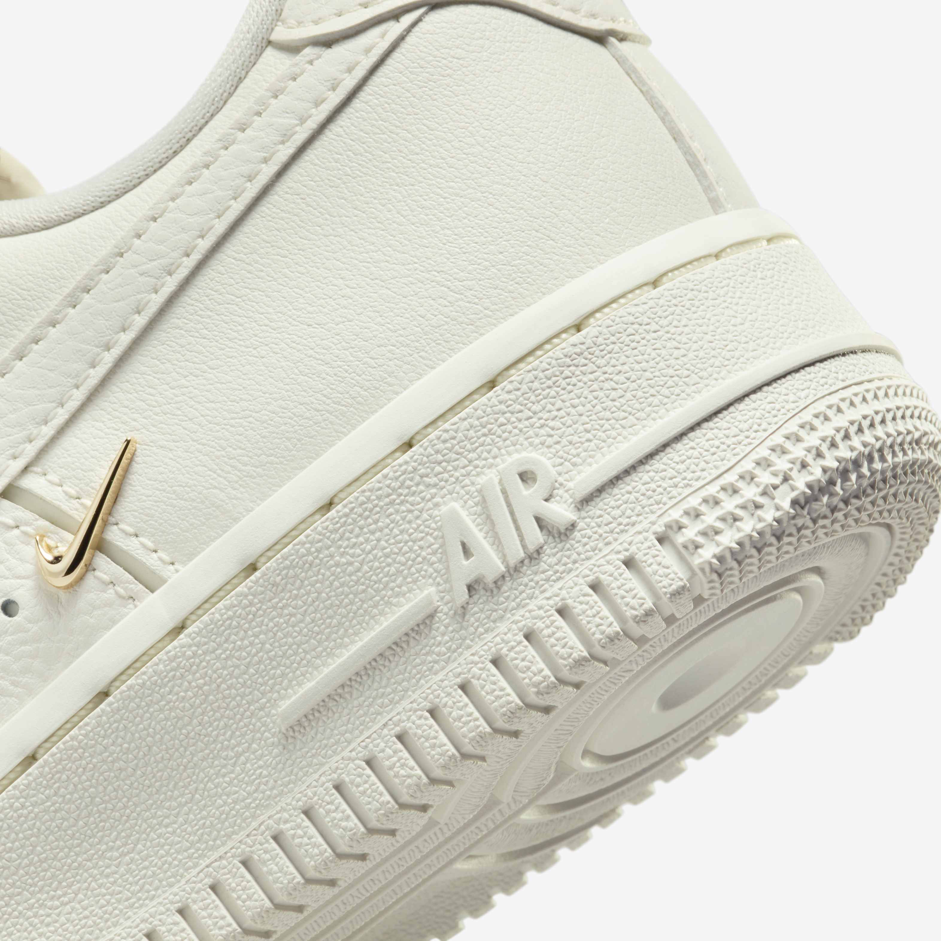 نايكي اير فورس 1 '07 ال اكس image number 8