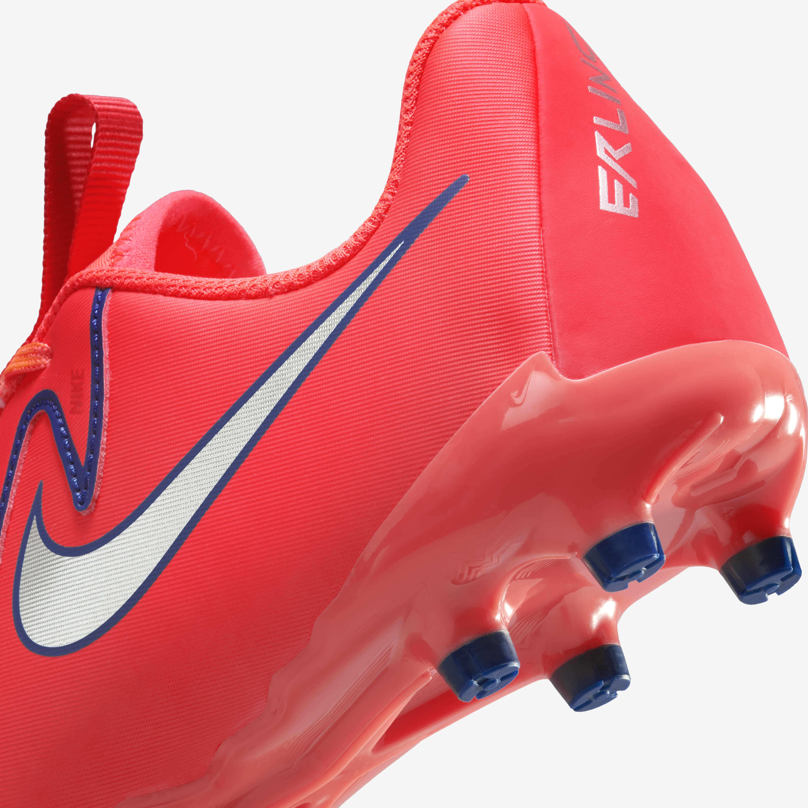 Nike studs below 2 store