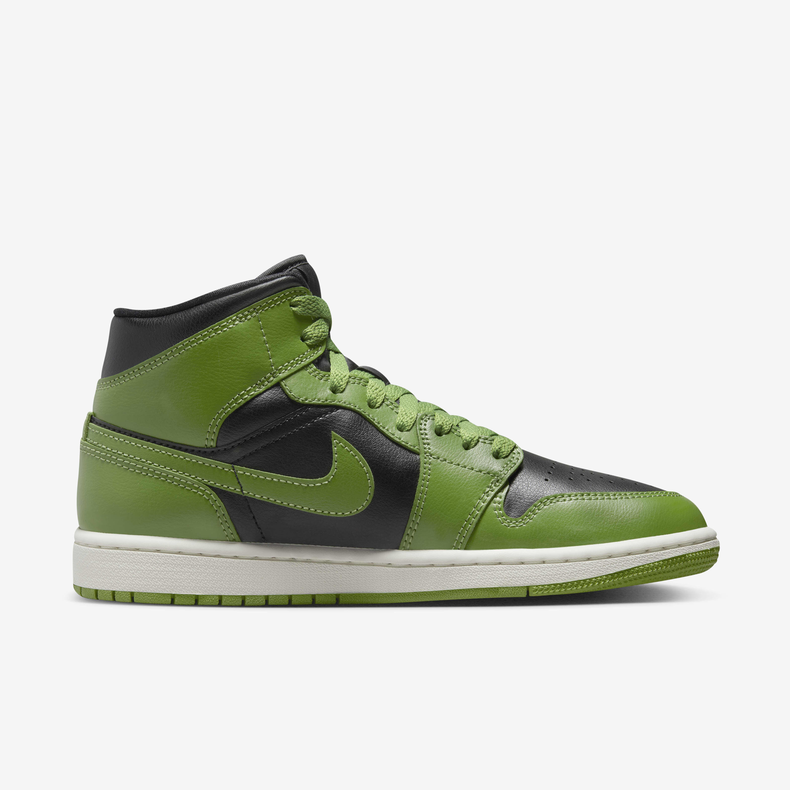 Air Jordan 1 Mid image number 2