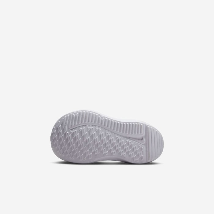 Nike Cosmic Runner image number 1 Nike Cosmic Runner image number 1