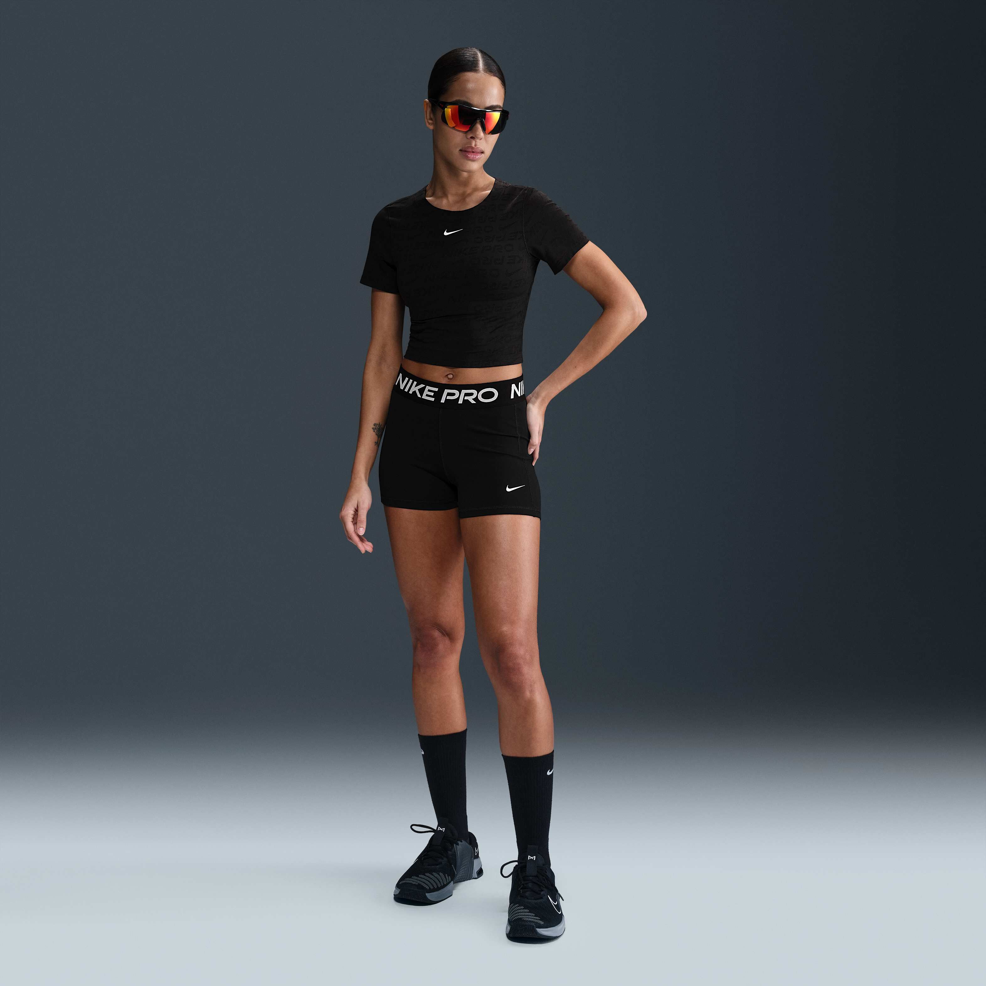 Nike Pro image number 3