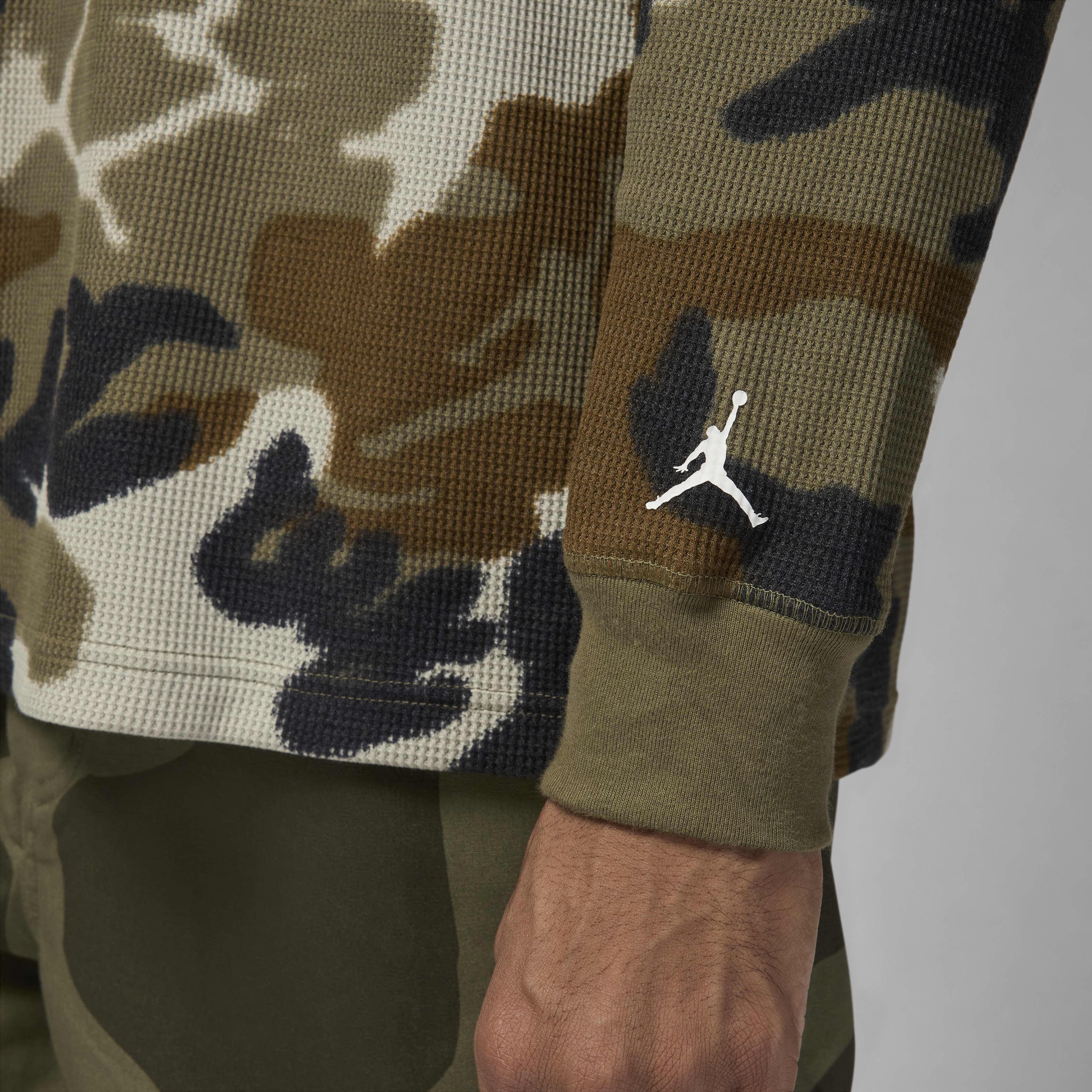 トップス JORDAN BRAND MJ MVP CAMO LS TOP LIGHT Buy Jordan MVP Men's Camo Long-Sleeve Top - Light Olive/Sail