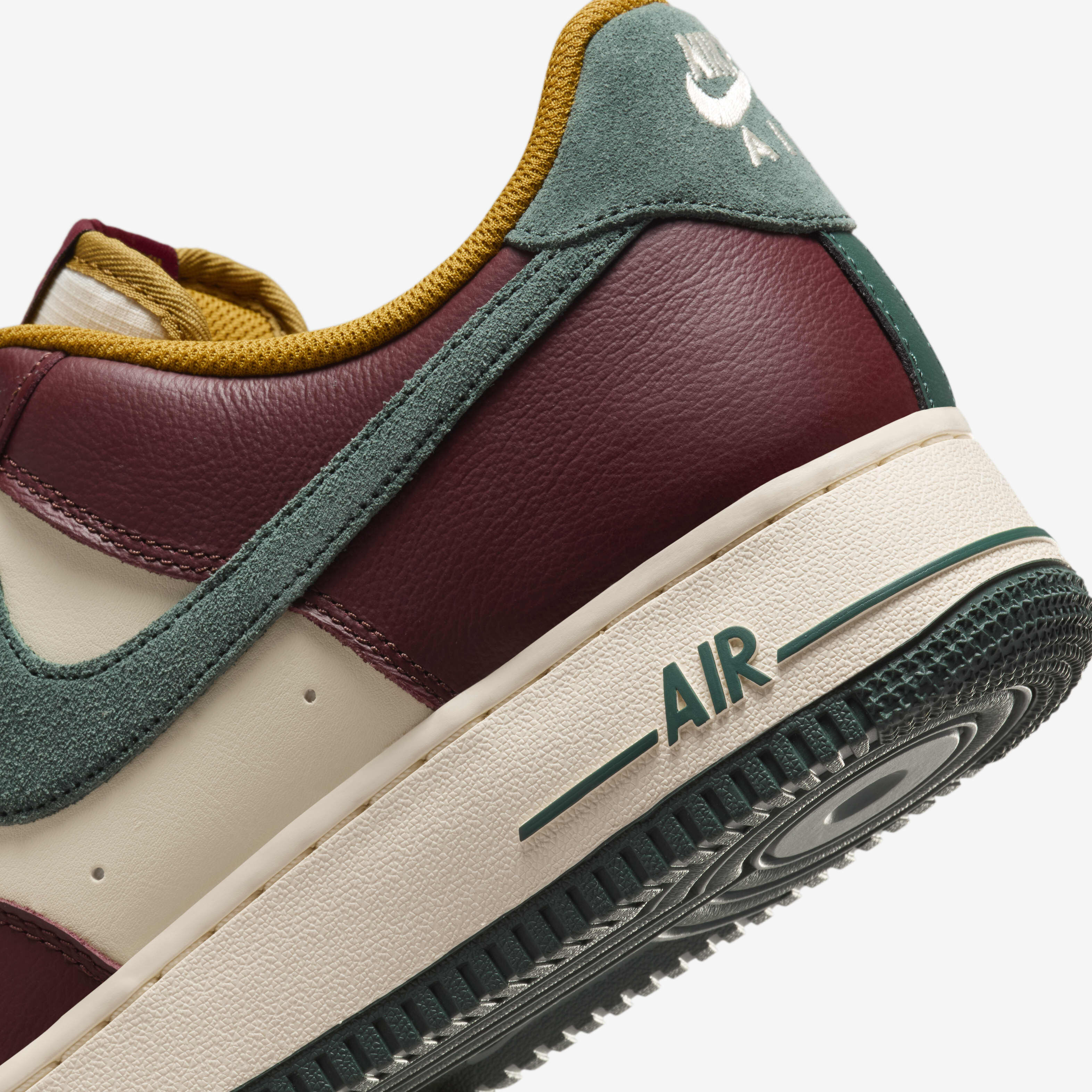 Nike Air Force 1 '07 LV8 image number 7