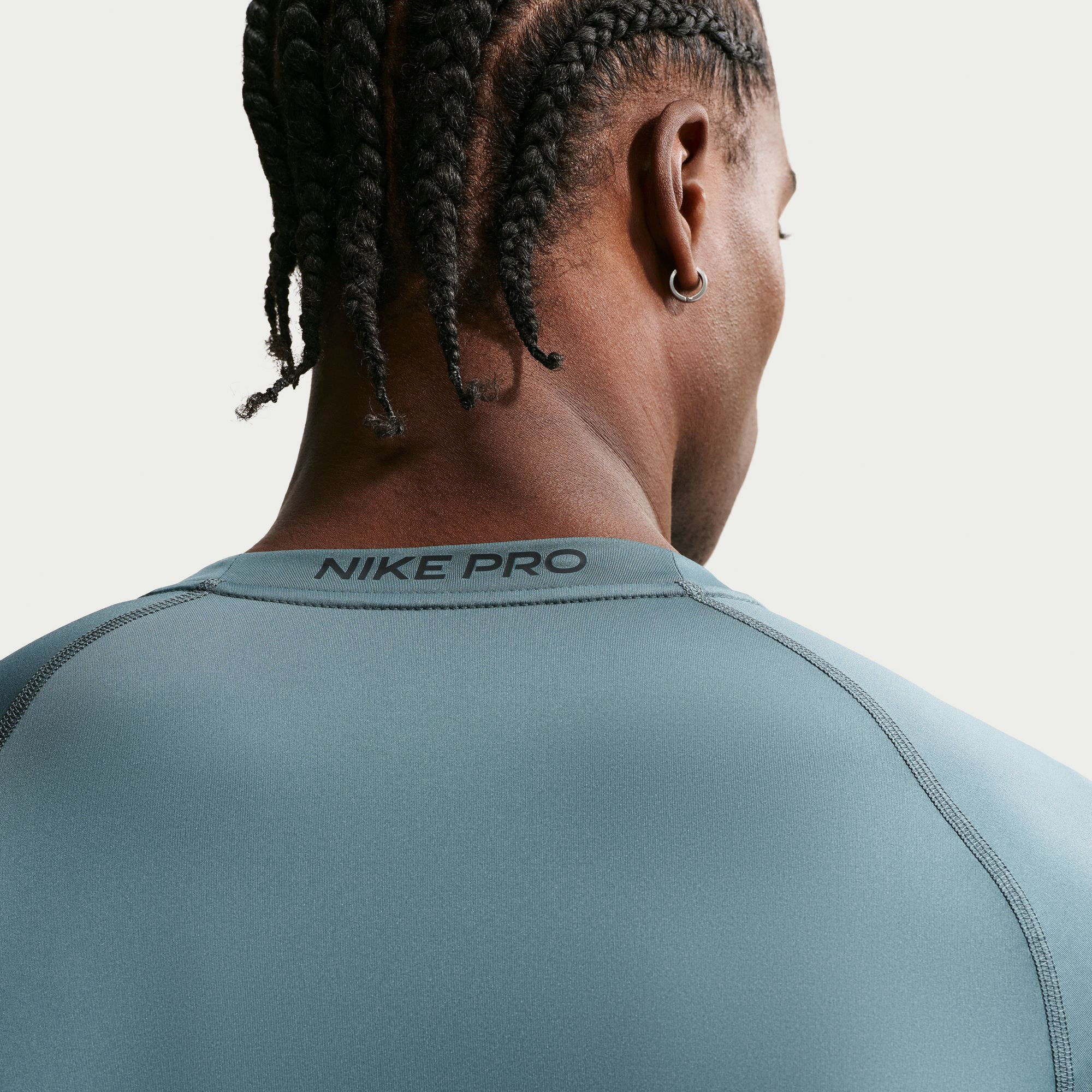 Nike Pro image number 3