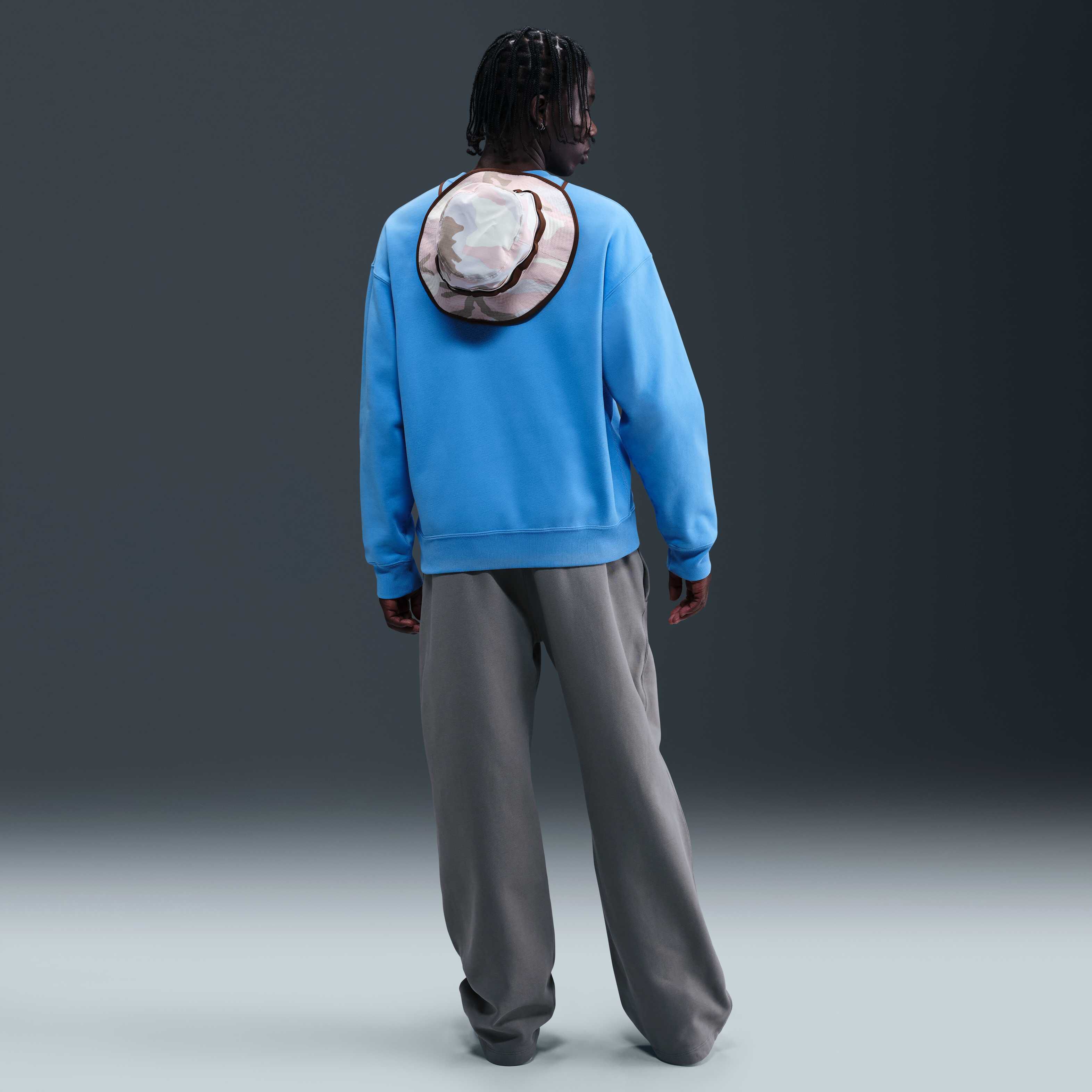 Nike Solo Swoosh image number 4