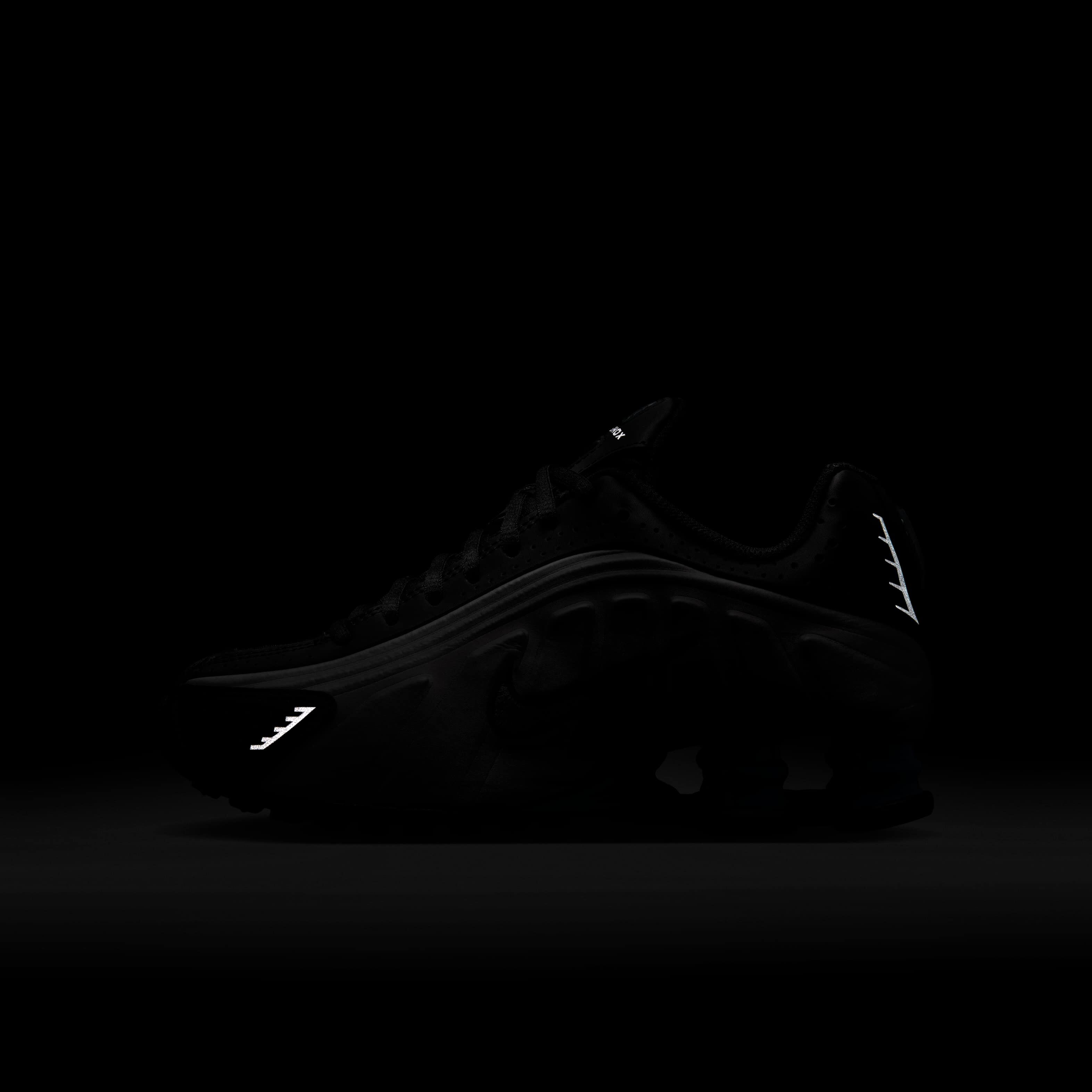 Nike Shox R4 image number 10