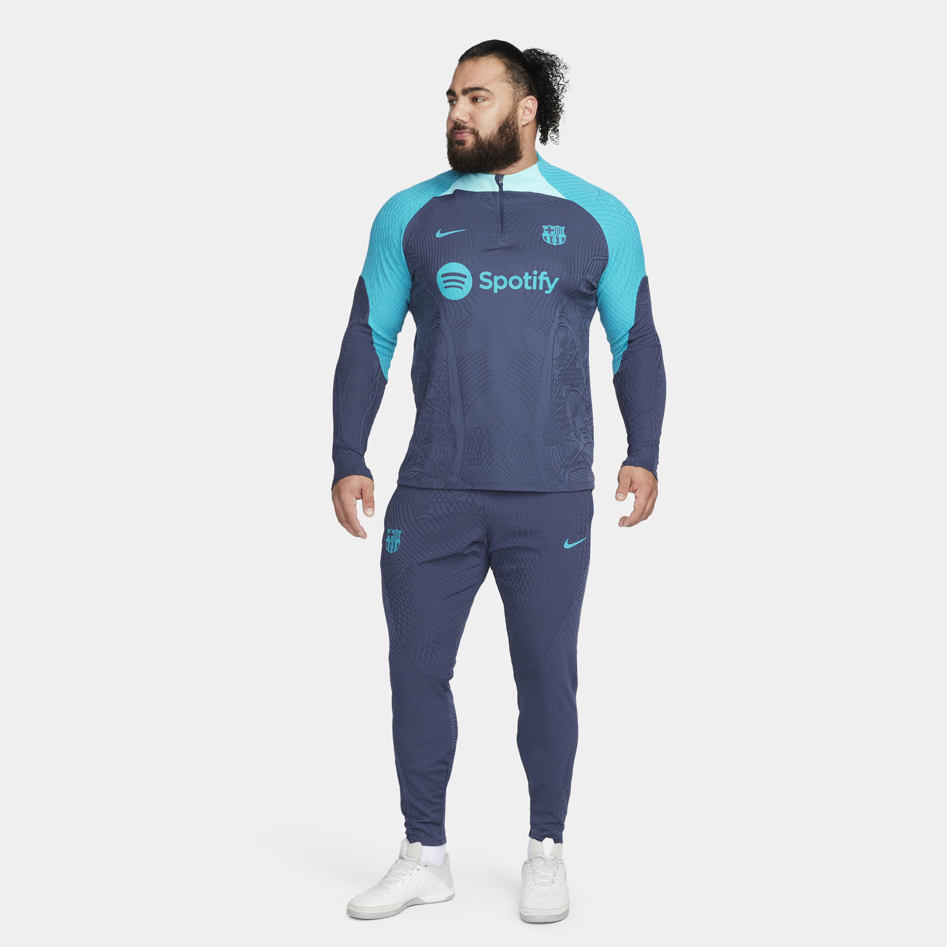 F.C. Barcelona Strike Elite Third image number 15