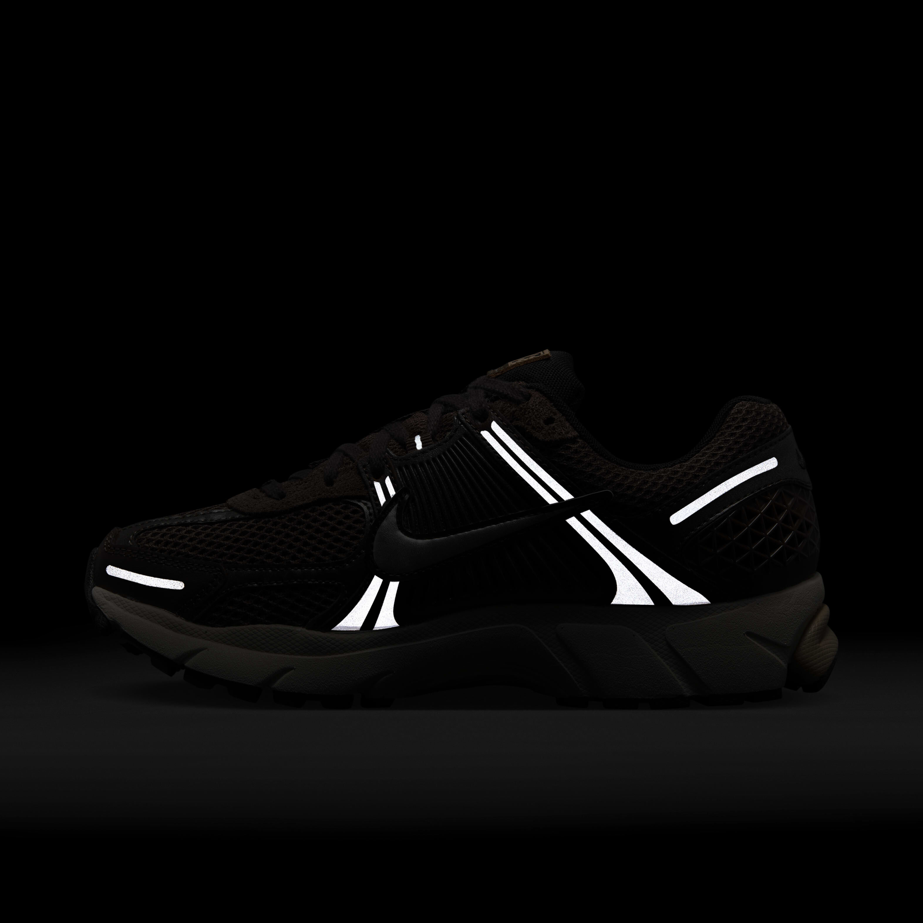 送料込み 追跡あり Nike Zoom Vomero 5 \"Baroque Brown\" Nike Zoom Vomero 5 