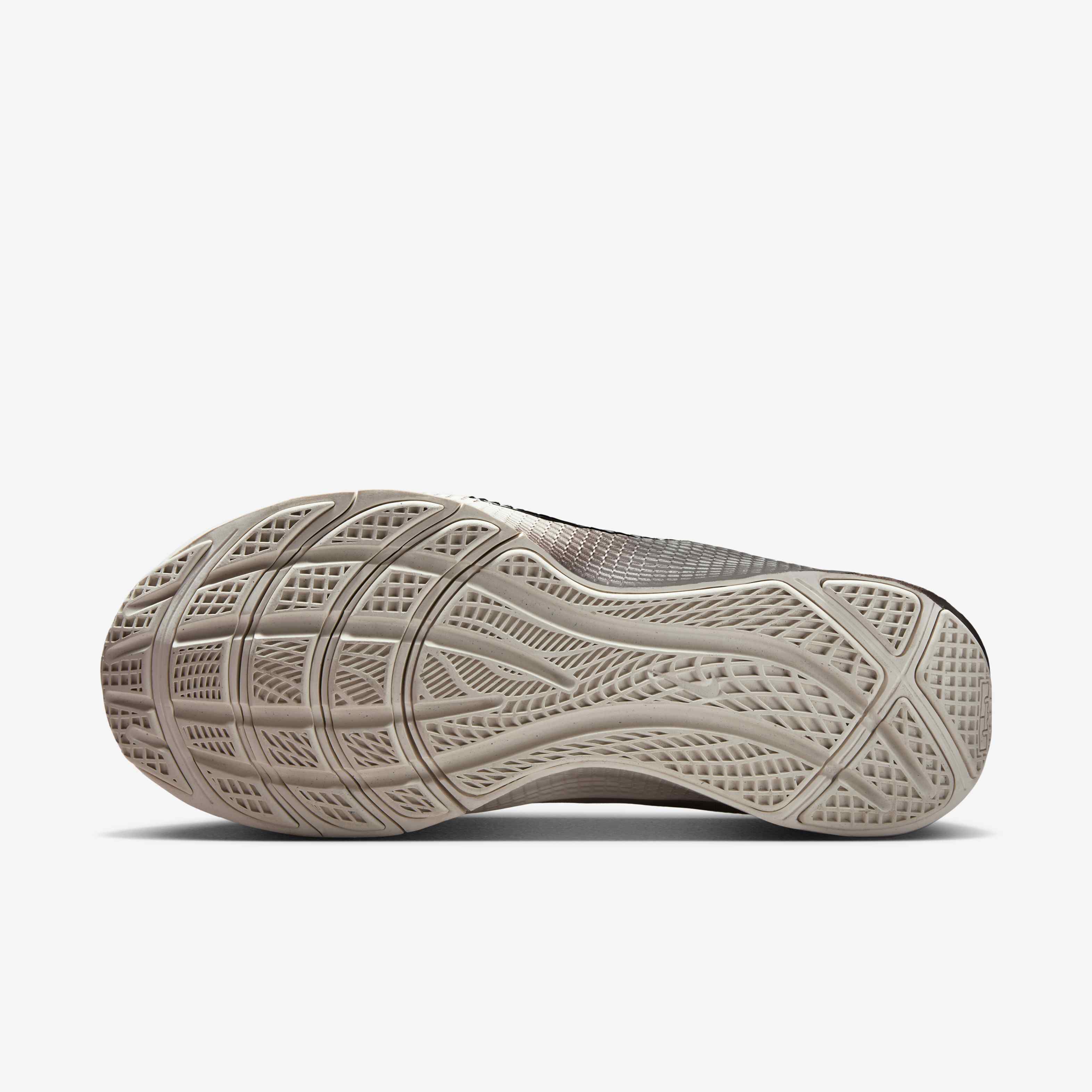 LeBron TR 1 image number 1