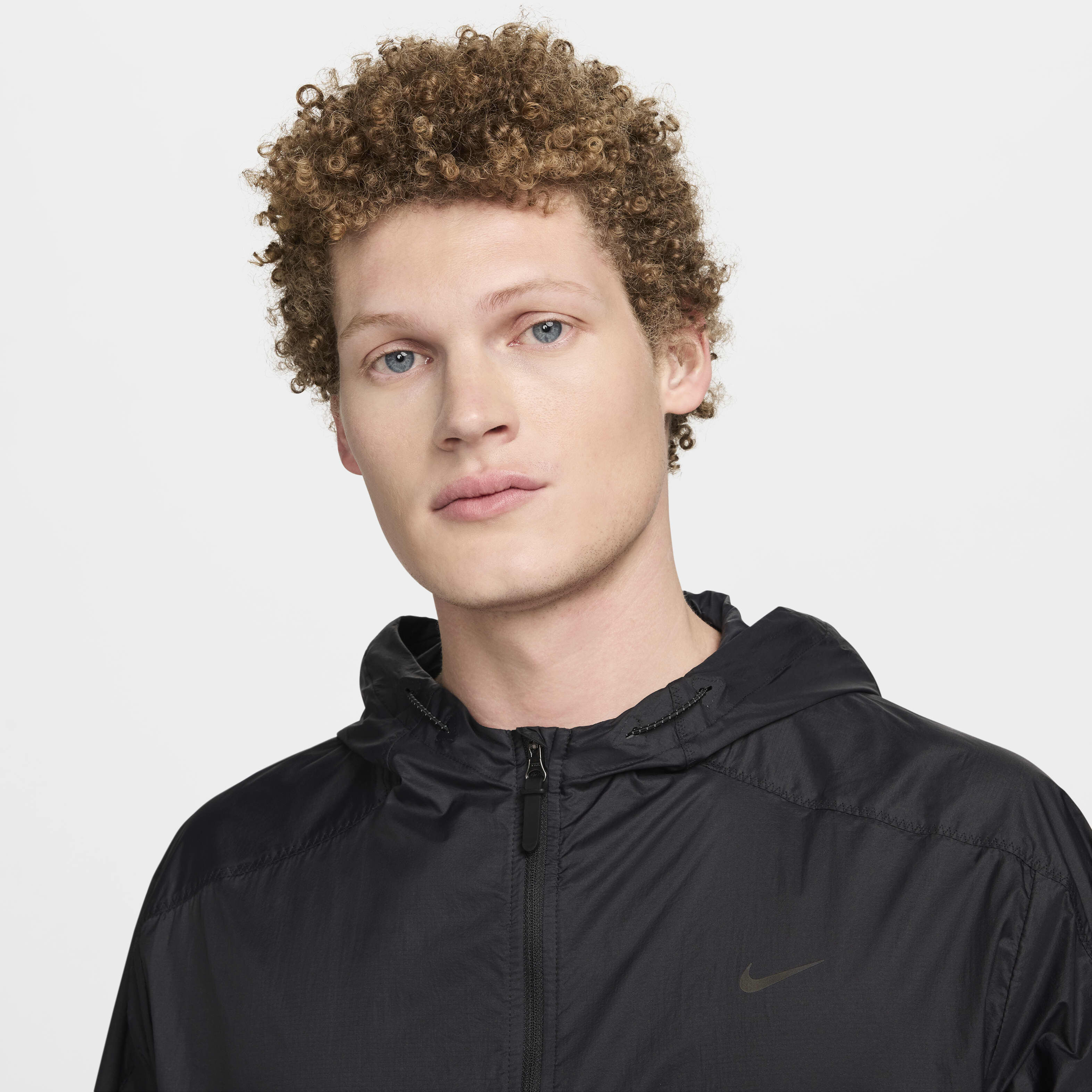 Buy Nike Running Division Men s UV Running Jacket Nike Saudi Official