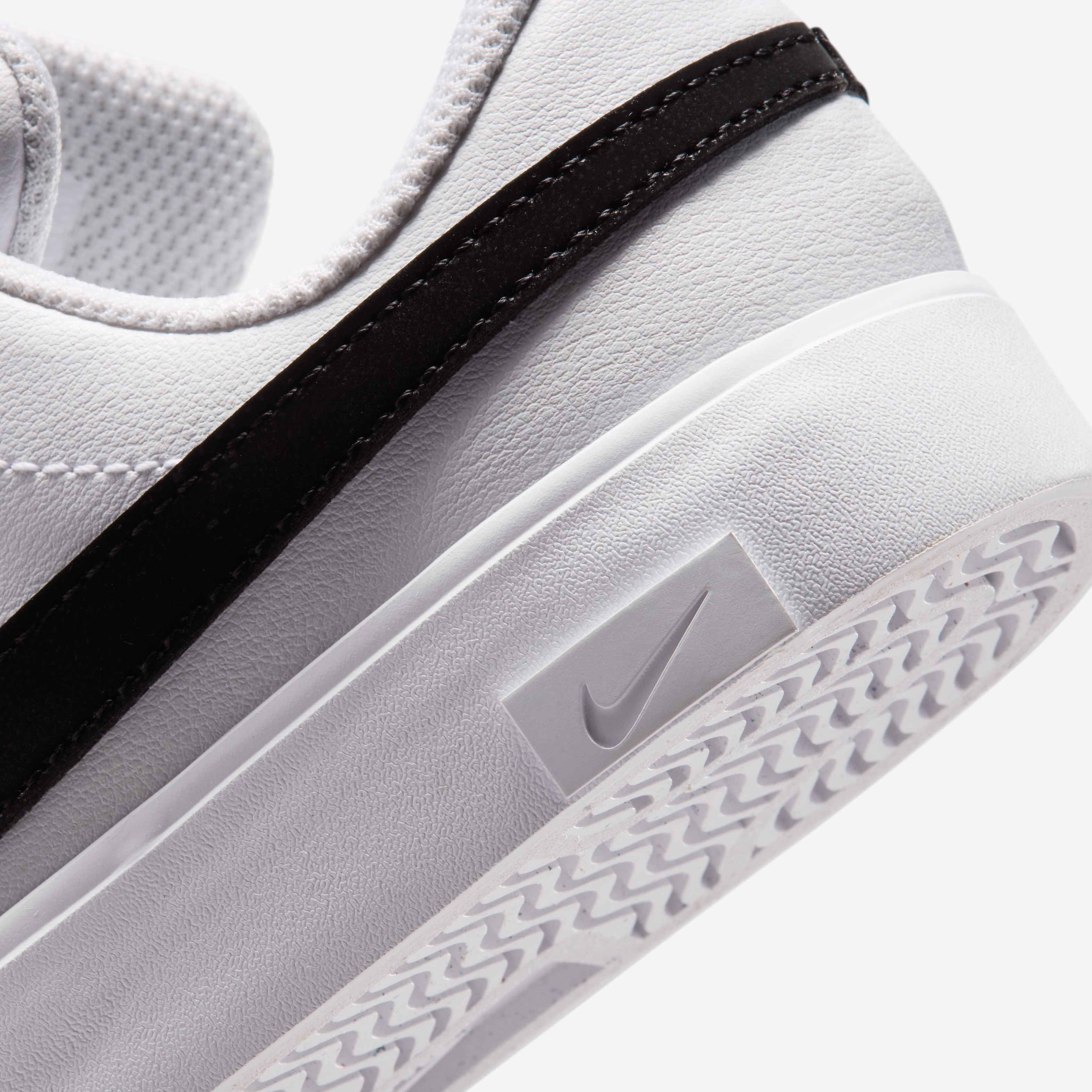 Nike Tennis Essential image number 7