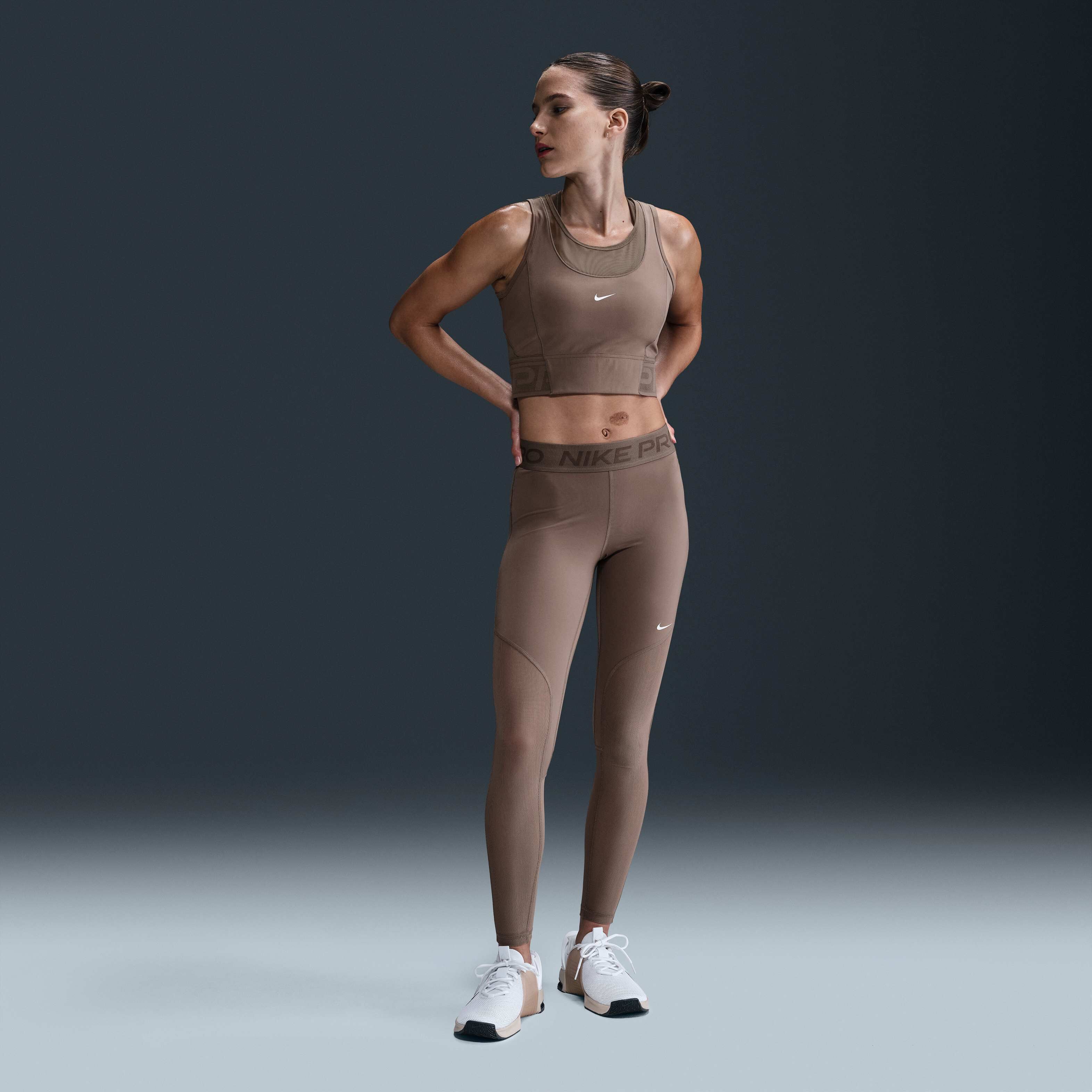 Nike Pro image number 3