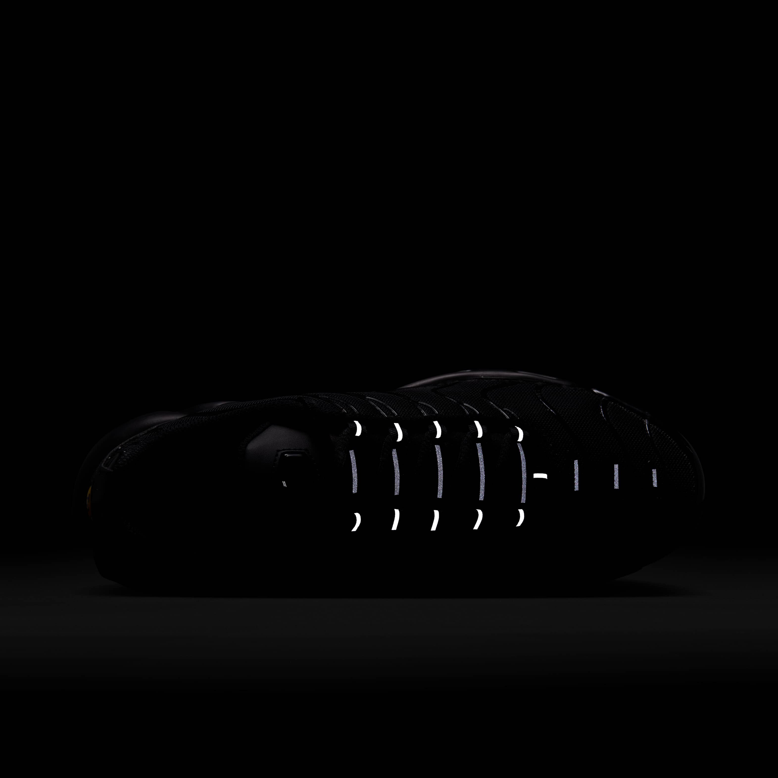 Nike Air Max Plus image number 8