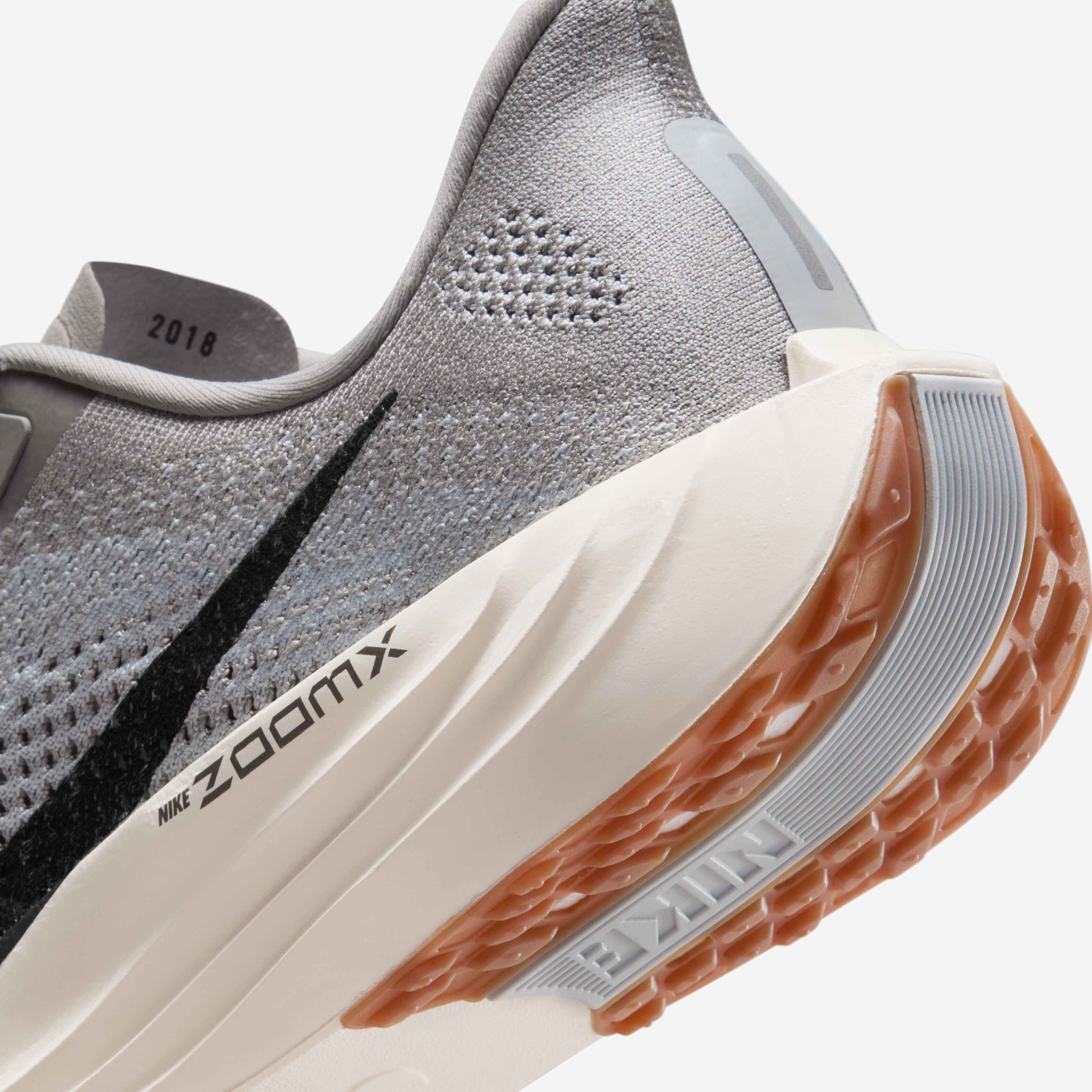 Nike Pegasus Plus image number 7