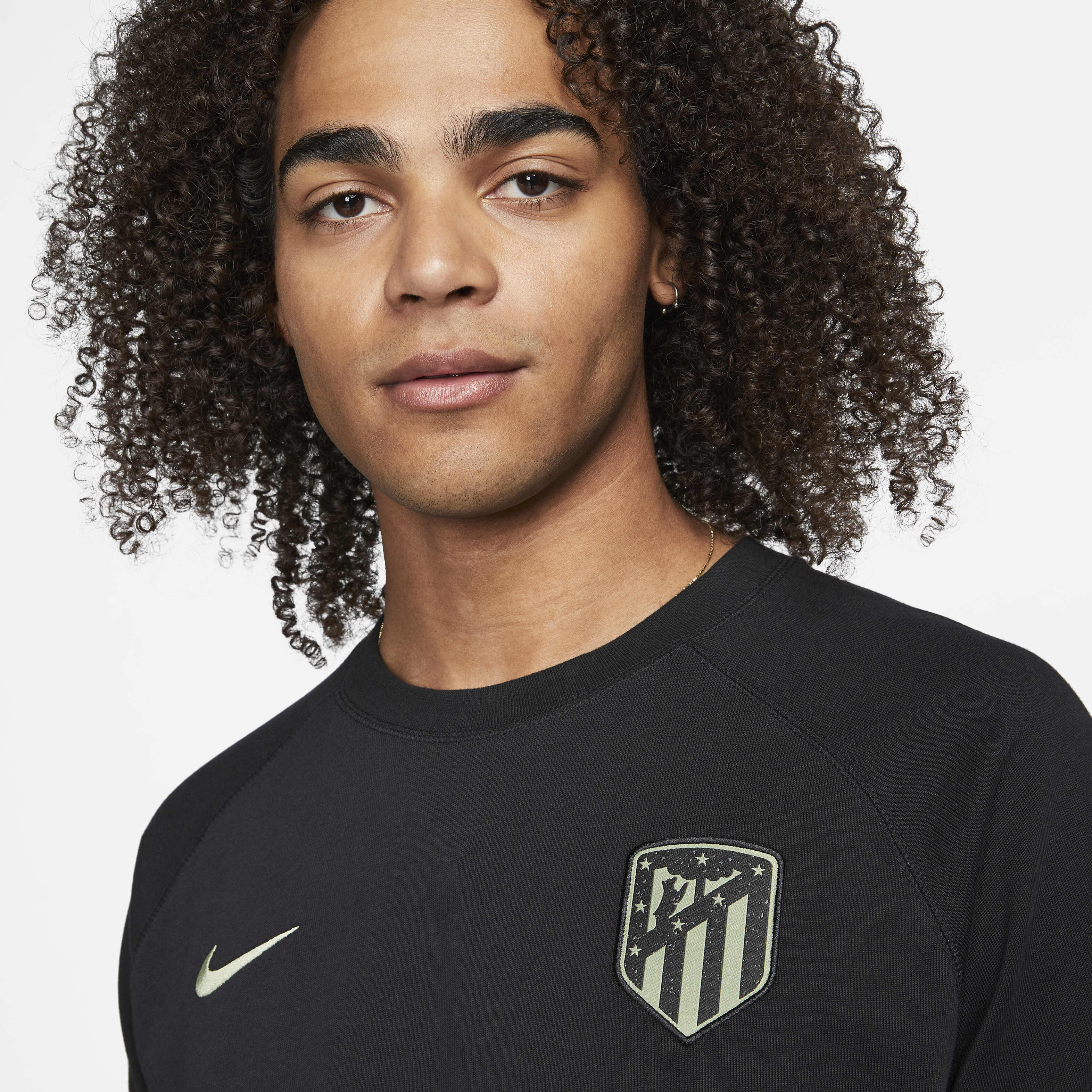 Atl&eacute;tico Madrid Travel Third image number 2