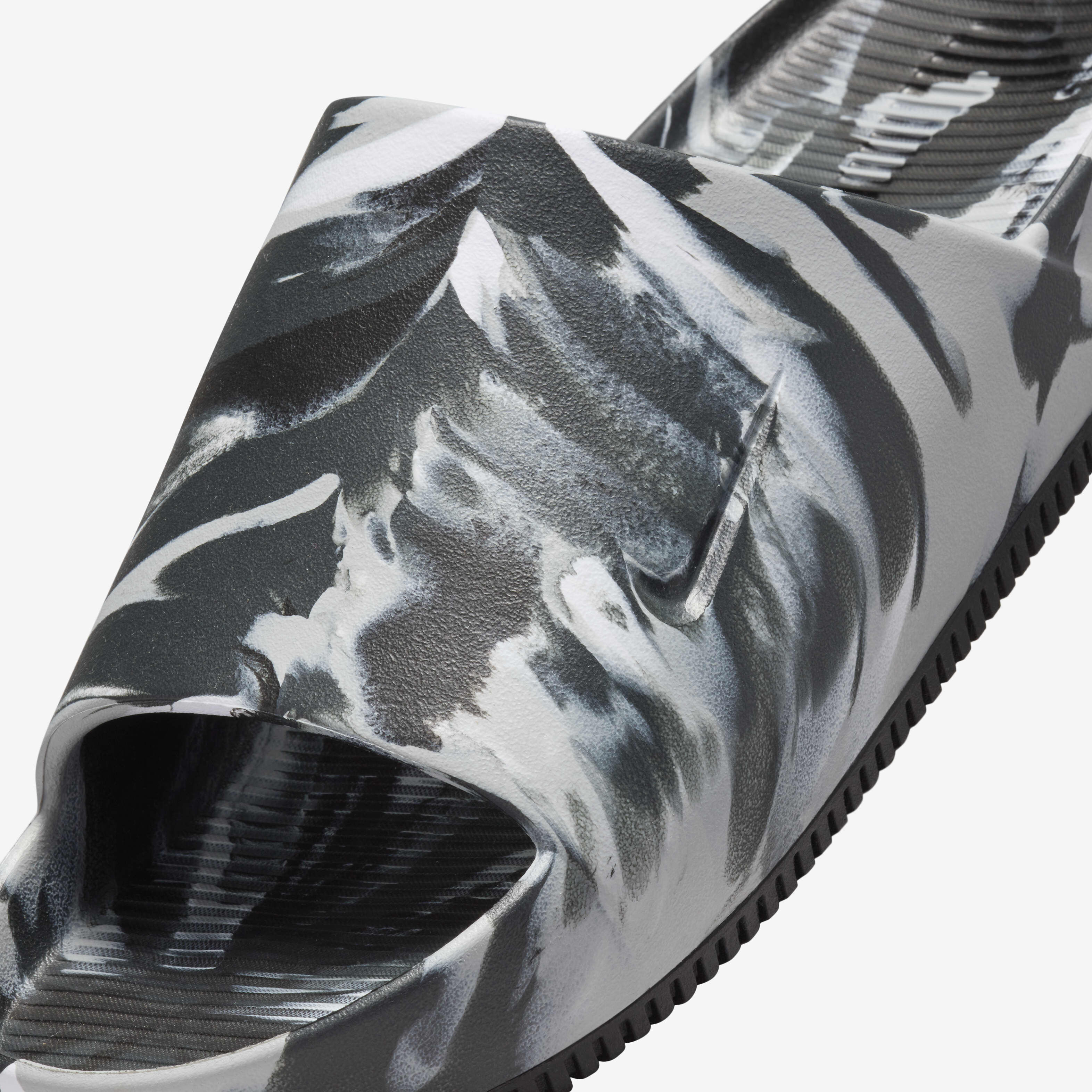 Buy Nike Calm SE Men s Slides Nike Saudi Official