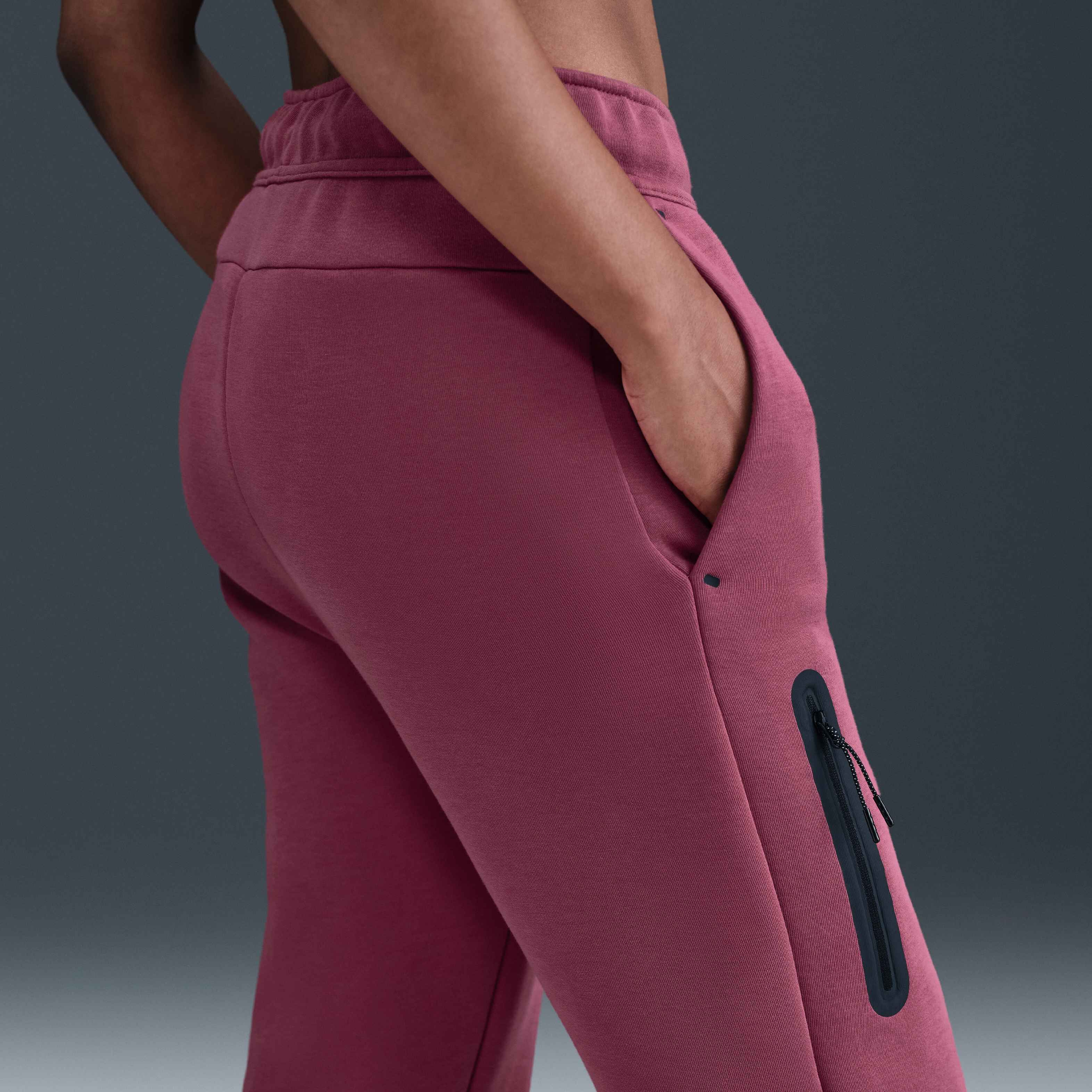 Nike Sportswear Tech Fleece image number 2