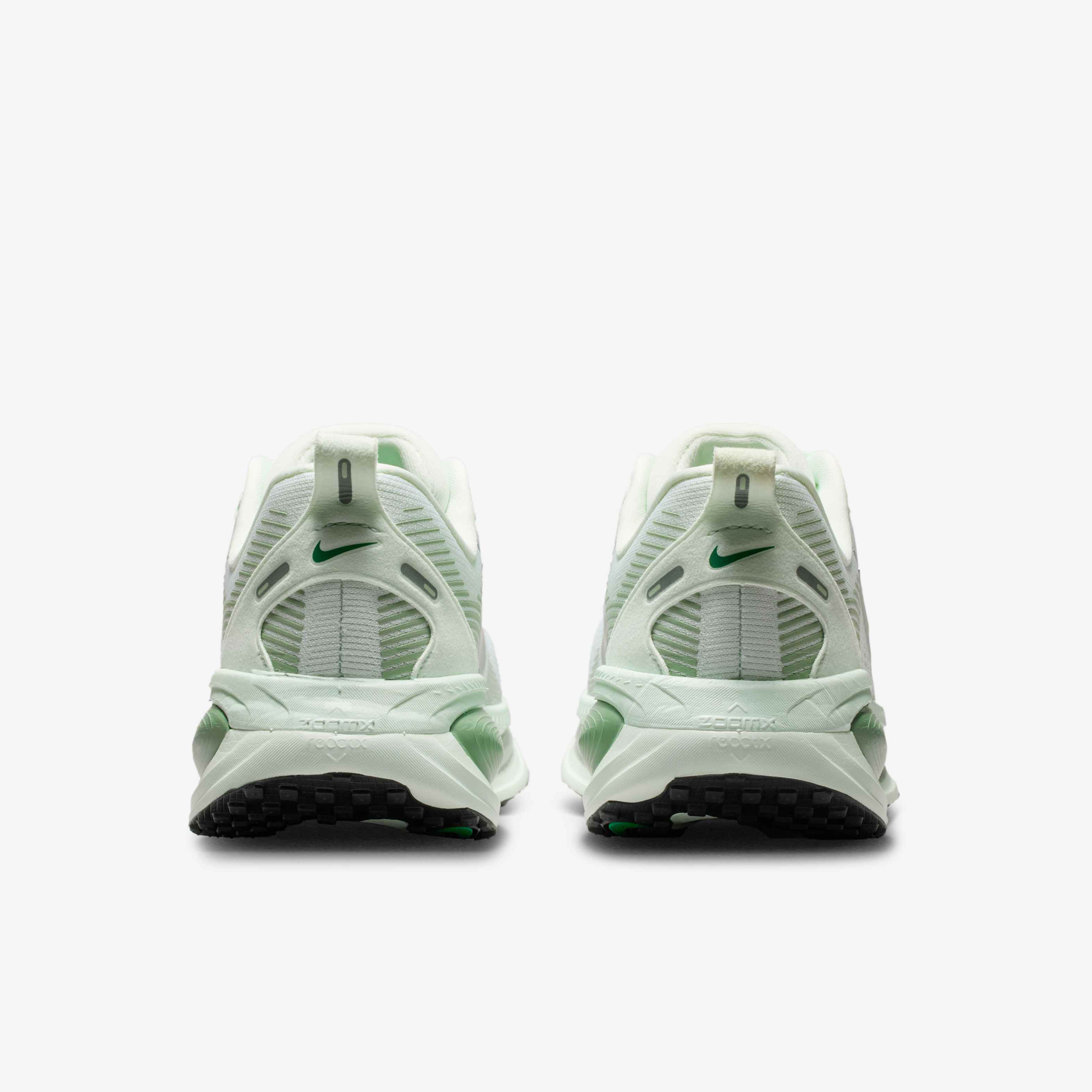 Nike Vomero 18 image number 5