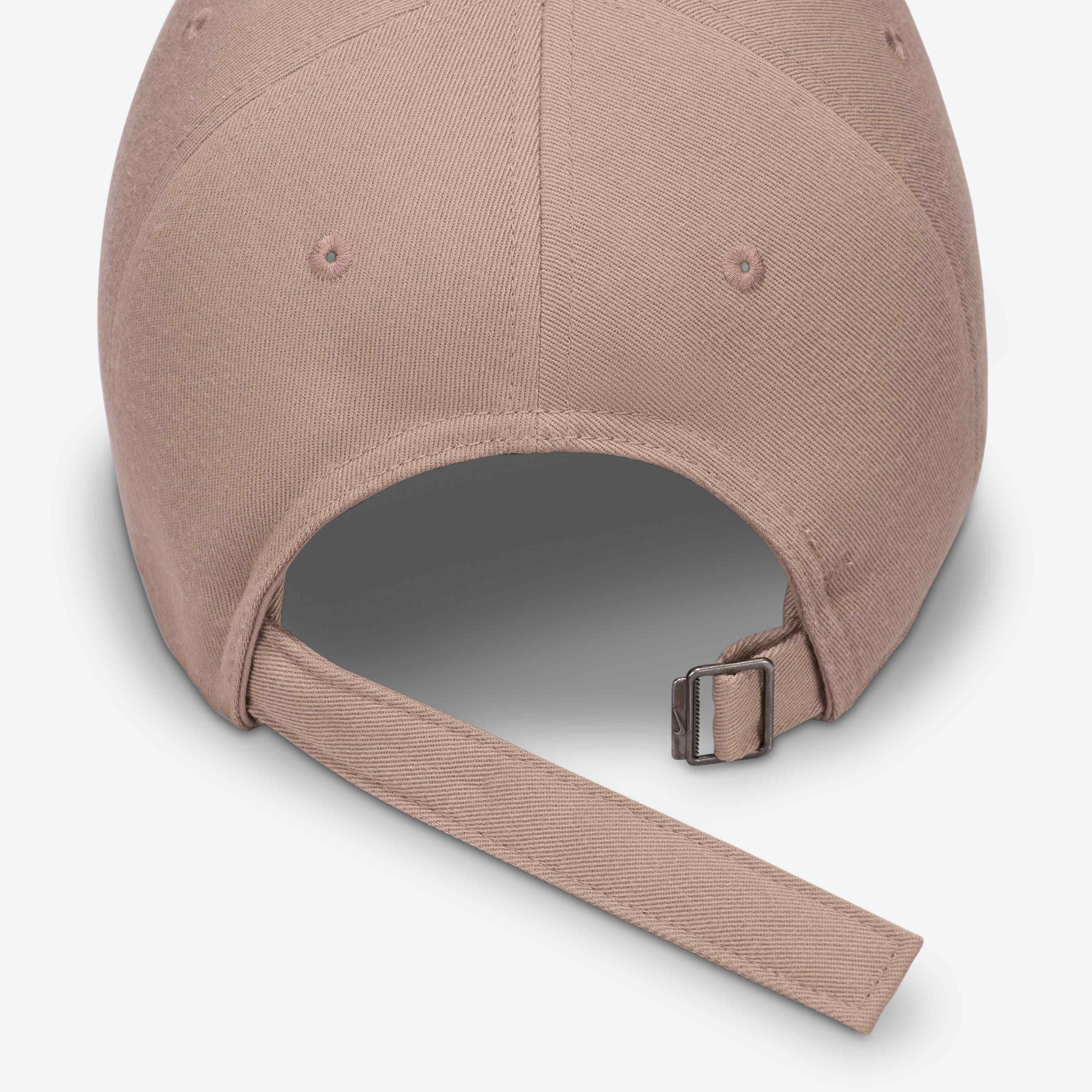 نايكي كلوب image number 2