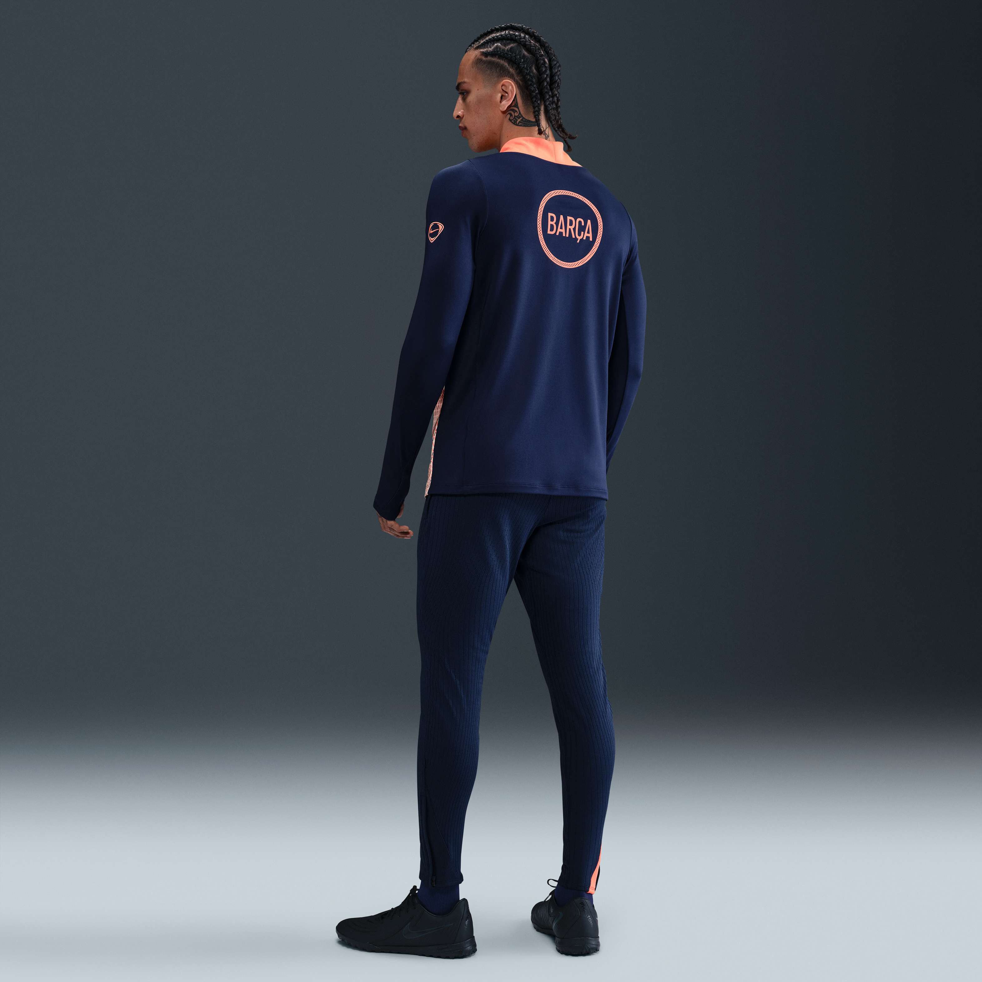 برشلونة سترايك البديل image number 4