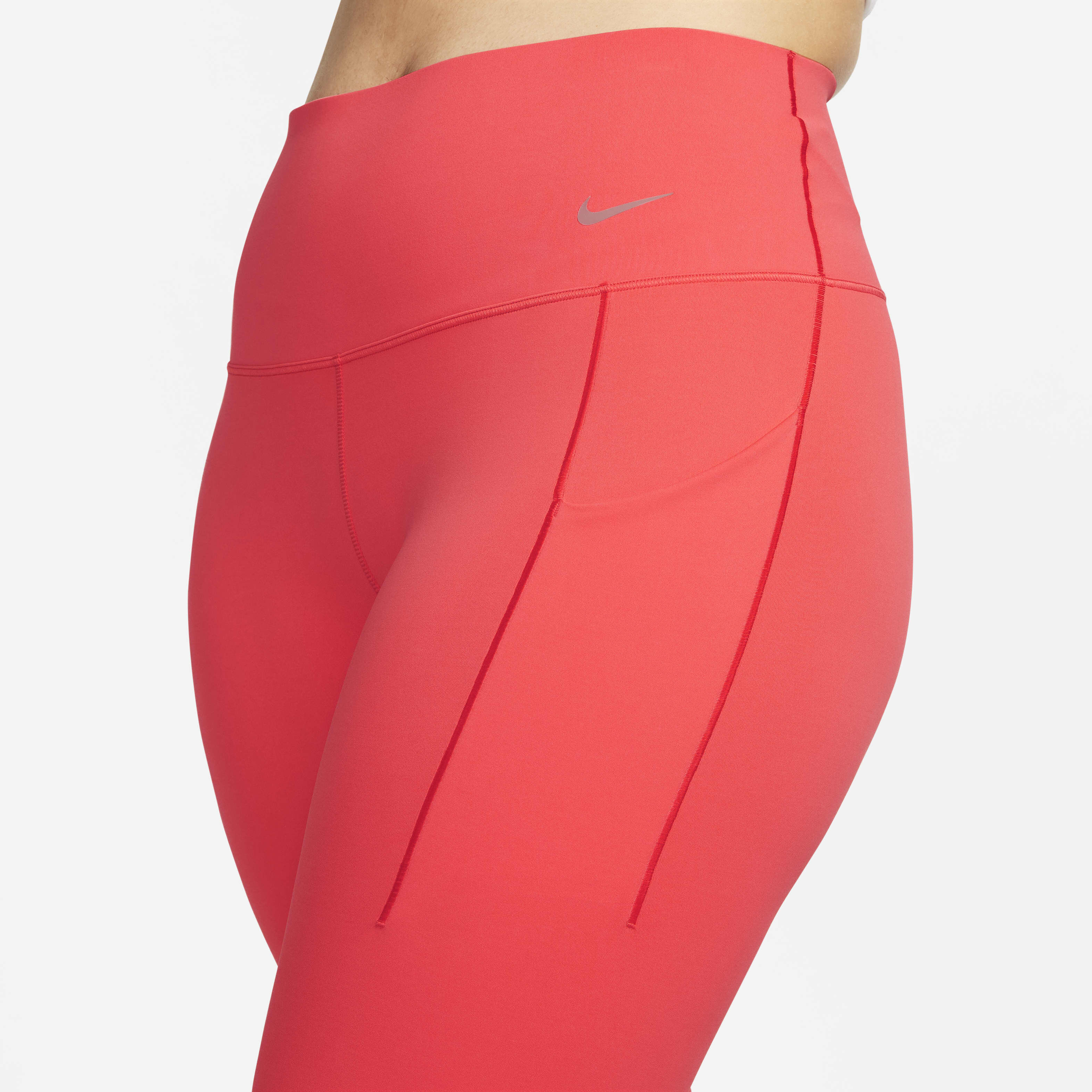 نايكي يونيفيرسا image number 3