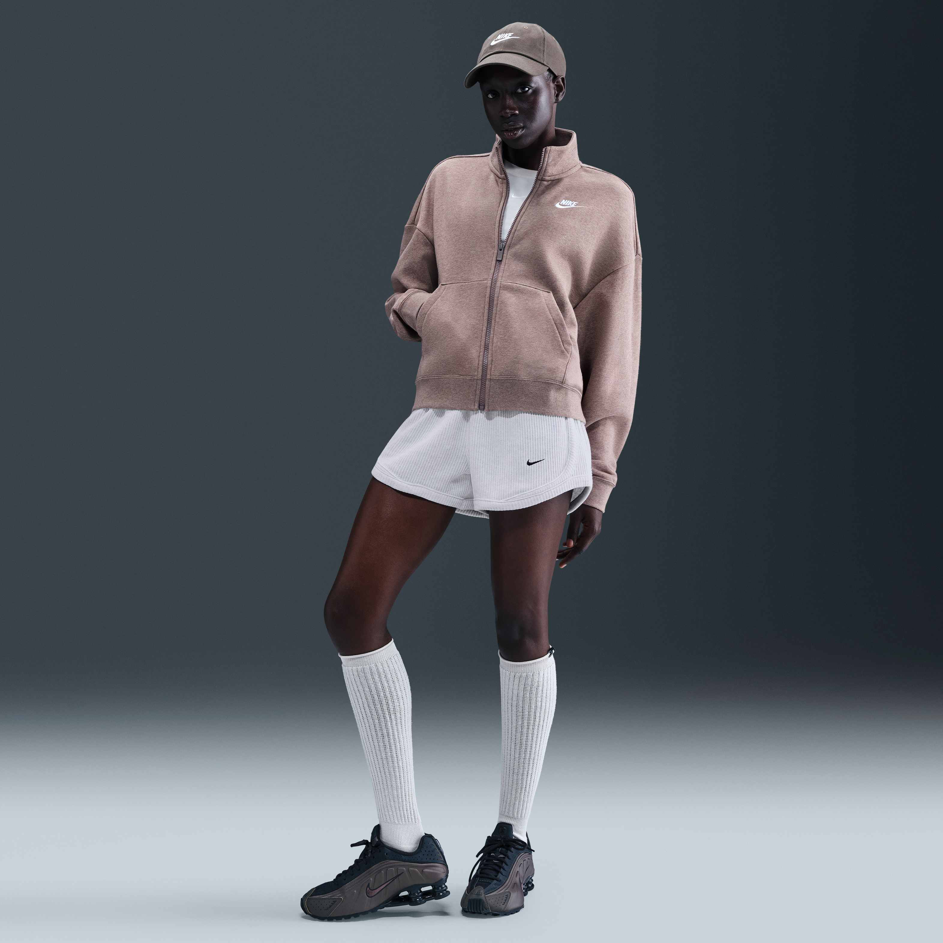 نايكي سبورتوسير تشيل وافل image number 0