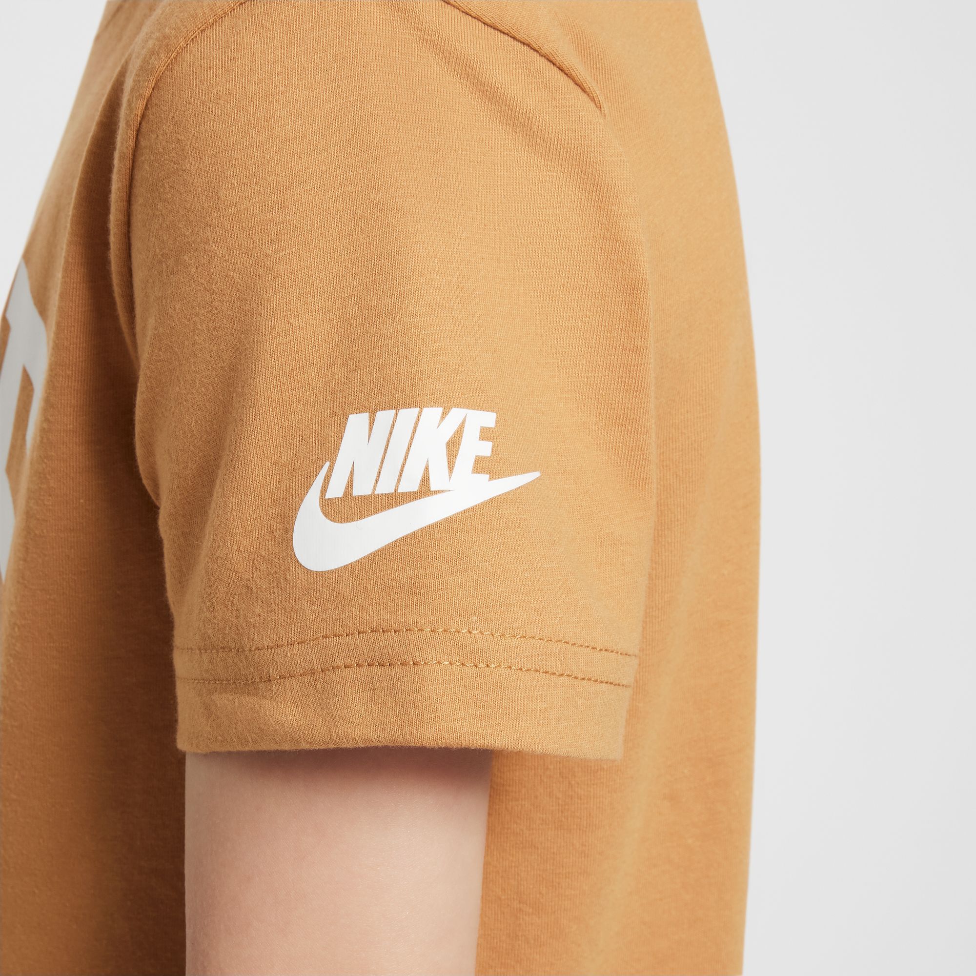 نايكي كلوب image number 2