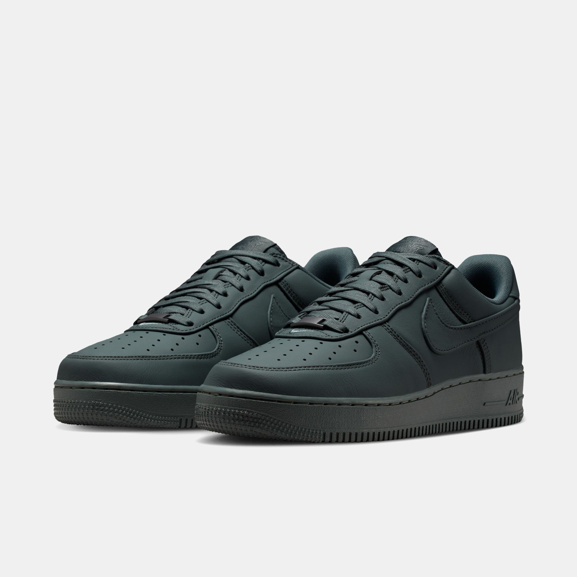 Nike Air Force 1 Low Retro Premium image number 2