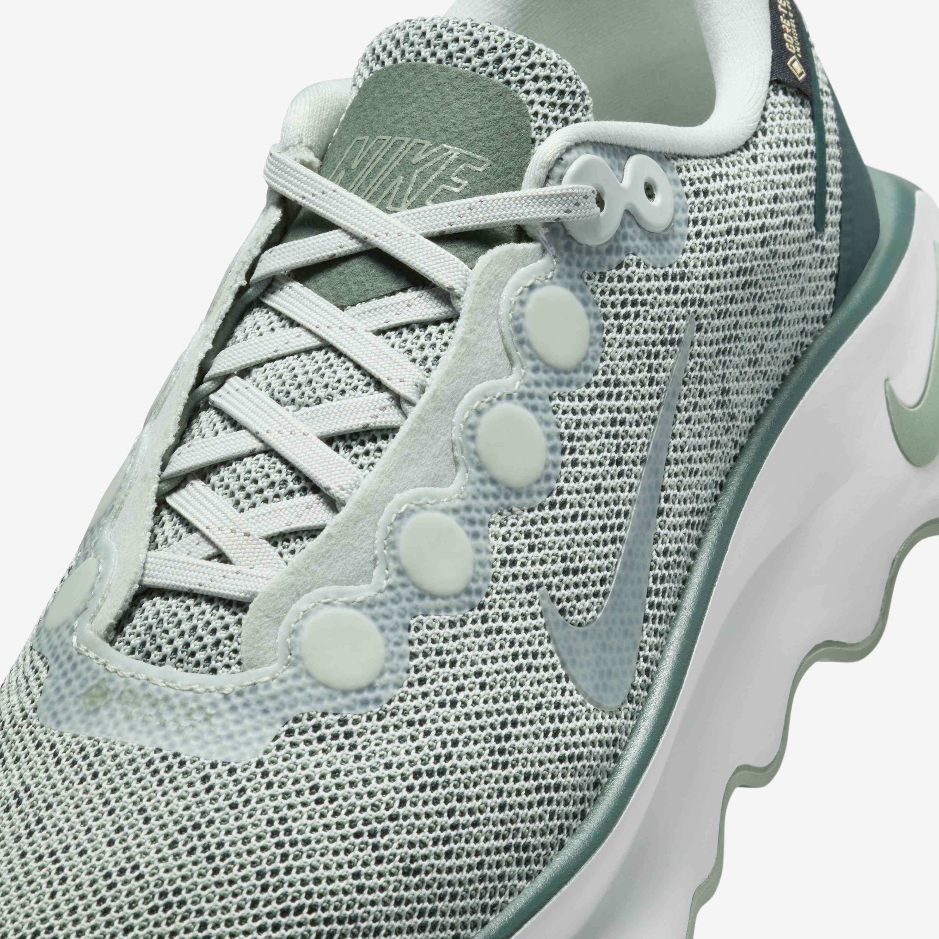 雨の日＆登山にも快適★防水★Nike Motiva GORE-TEX！HM0355-002 Amazon.com | Nike Motiva Gore-TEX Women's Waterproof Walking