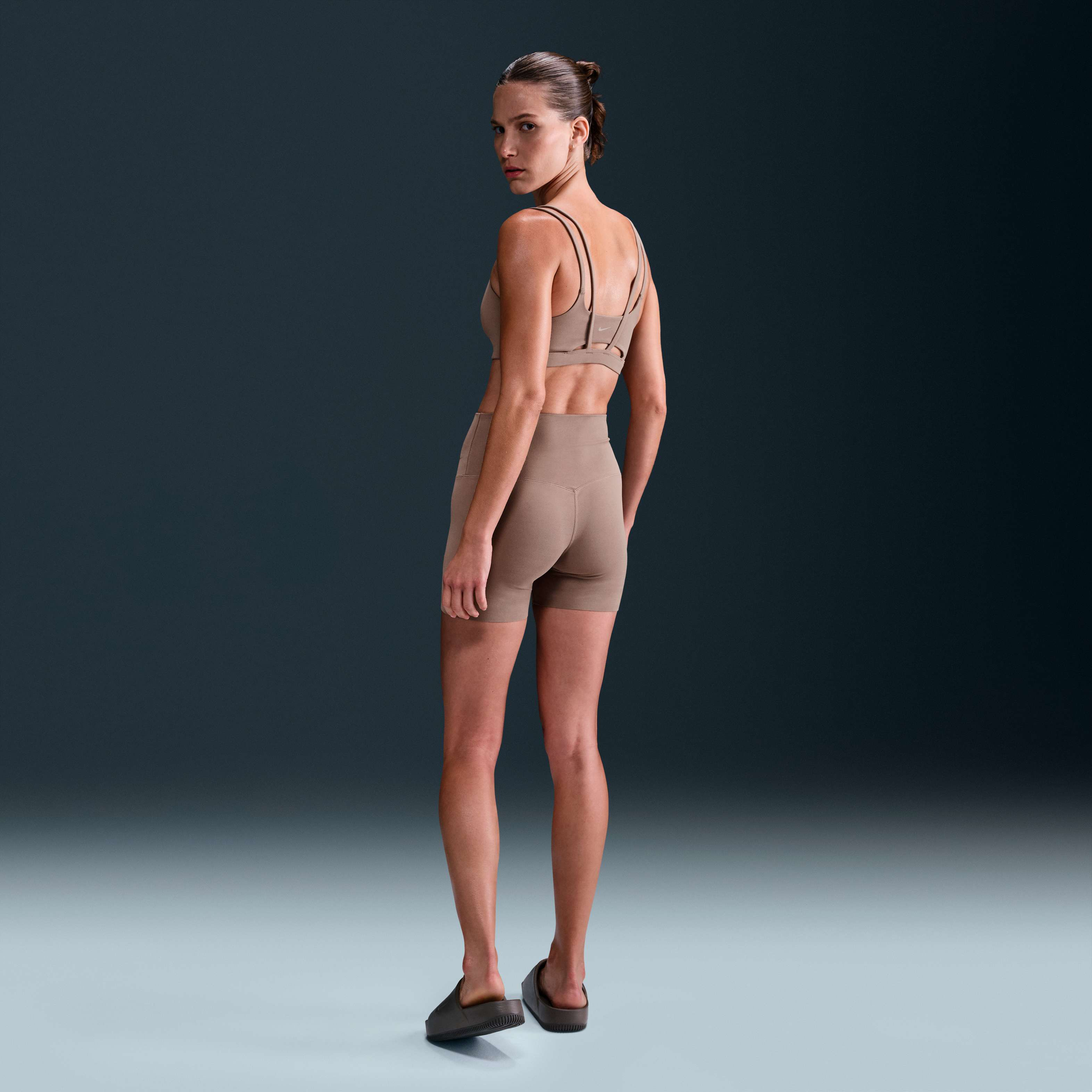 نايكي اليت ترايس image number 4